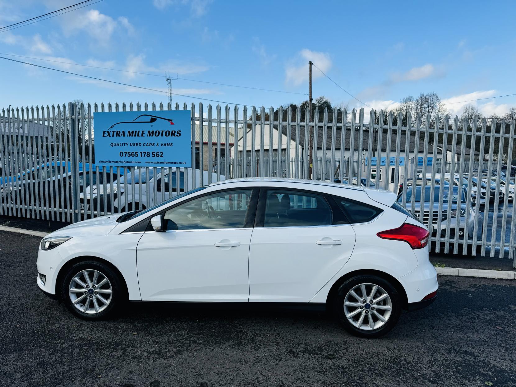 Ford Focus 2.0 TDCi Titanium Hatchback 5dr Diesel Powershift Euro 6 (s/s) (150 ps)