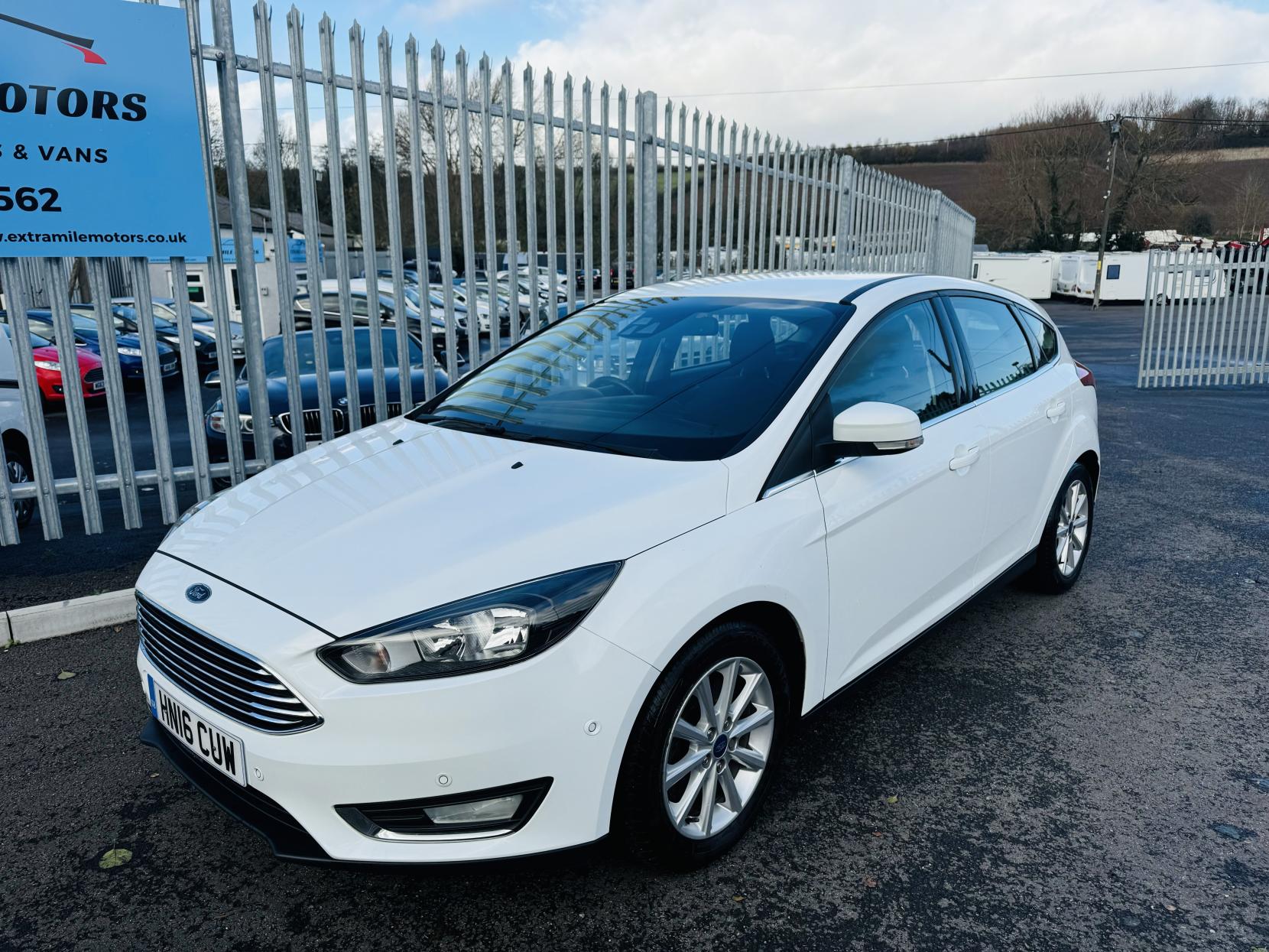 Ford Focus 2.0 TDCi Titanium Hatchback 5dr Diesel Powershift Euro 6 (s/s) (150 ps)