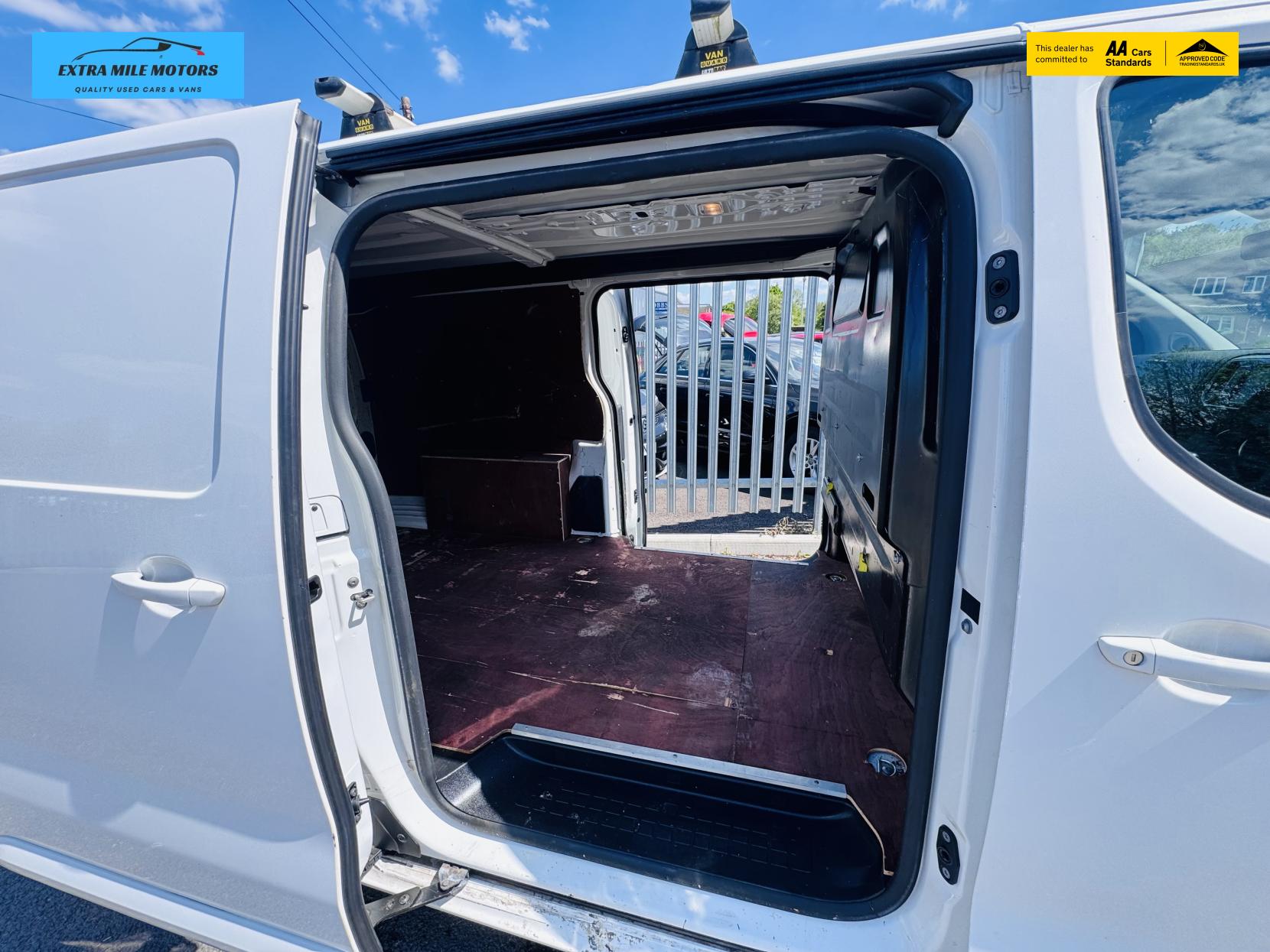 Vauxhall Vivaro 2.0 Turbo D 3100 Sportive Panel Van 5dr Diesel Manual L2 H1 Euro 6 (s/s) (150 ps)