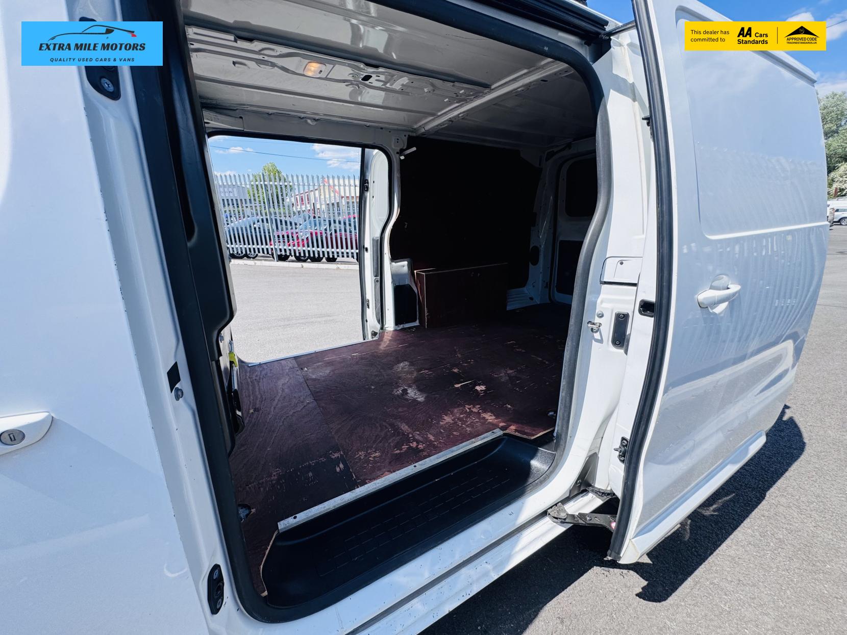Vauxhall Vivaro 2.0 Turbo D 3100 Sportive Panel Van 5dr Diesel Manual L2 H1 Euro 6 (s/s) (150 ps)