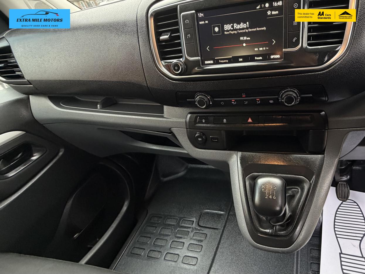 Vauxhall Vivaro 2.0 Turbo D 3100 Sportive Crew Van Double Cab 5dr Diesel Manual L1 H1 Euro 6 (s/s) (120 ps)
