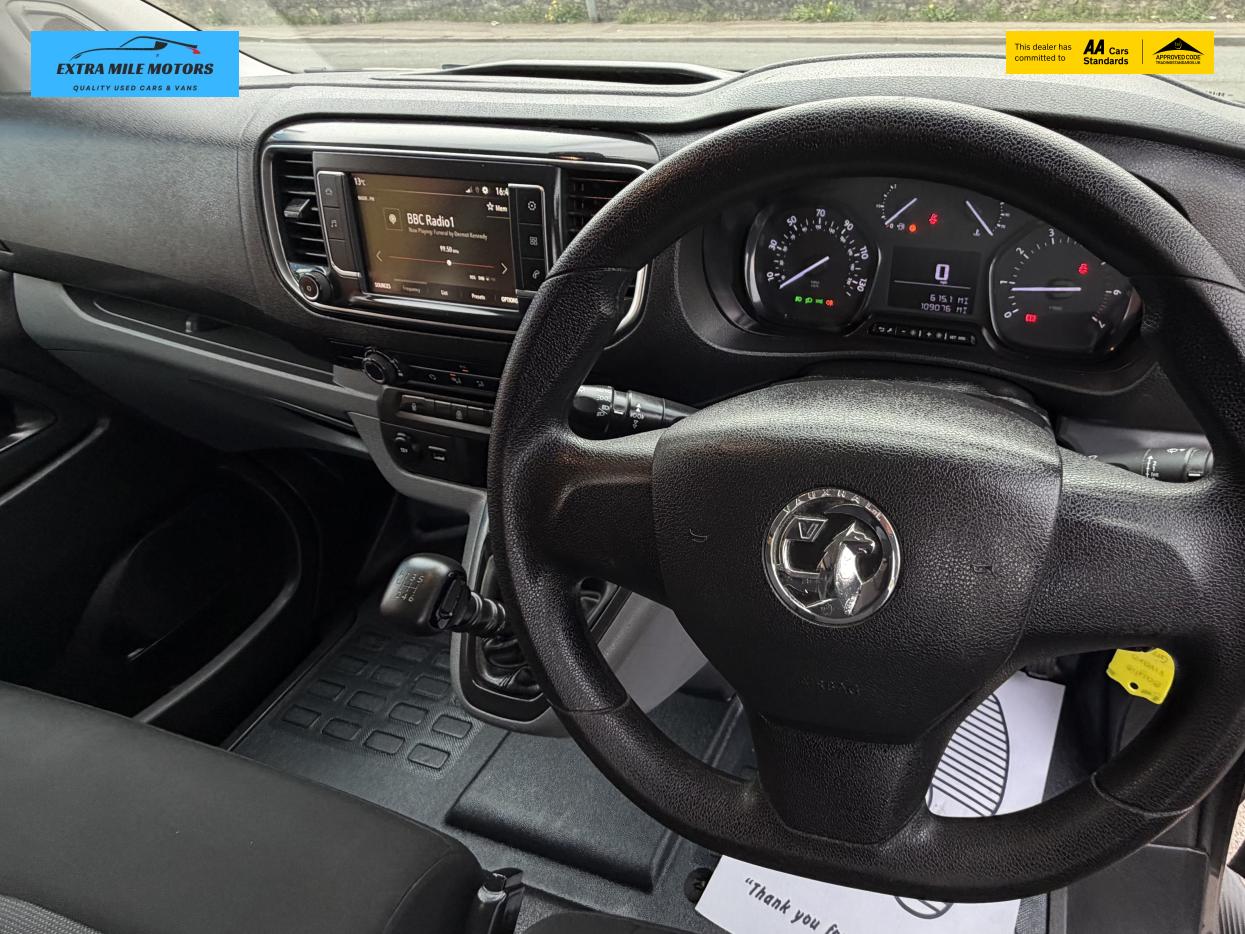 Vauxhall Vivaro 2.0 Turbo D 3100 Sportive Crew Van Double Cab 5dr Diesel Manual L1 H1 Euro 6 (s/s) (120 ps)