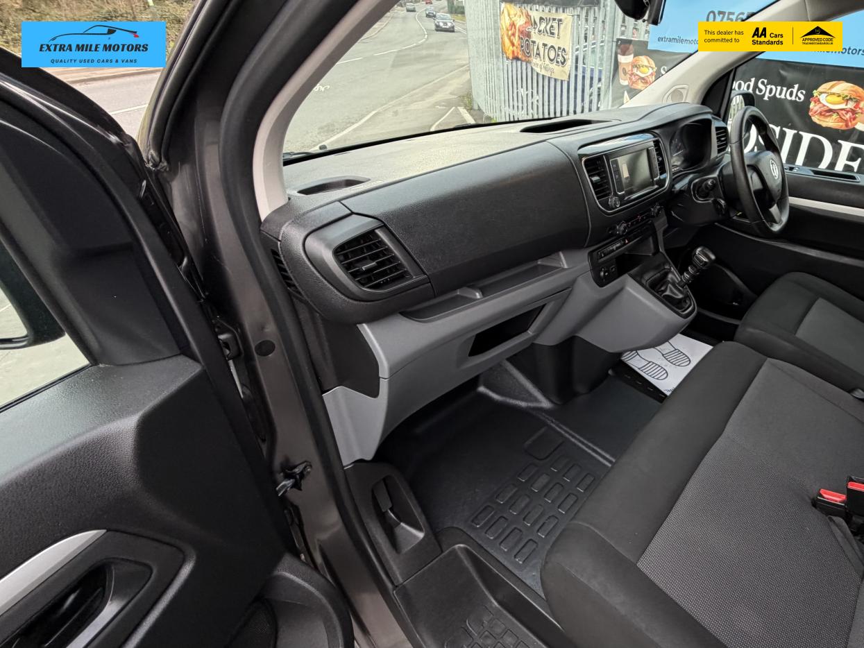 Vauxhall Vivaro 2.0 Turbo D 3100 Sportive Crew Van Double Cab 5dr Diesel Manual L1 H1 Euro 6 (s/s) (120 ps)