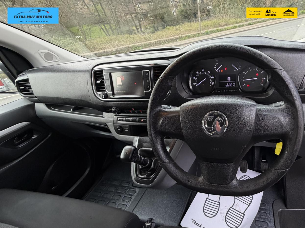 Vauxhall Vivaro 2.0 Turbo D 3100 Sportive Crew Van Double Cab 5dr Diesel Manual L1 H1 Euro 6 (s/s) (120 ps)