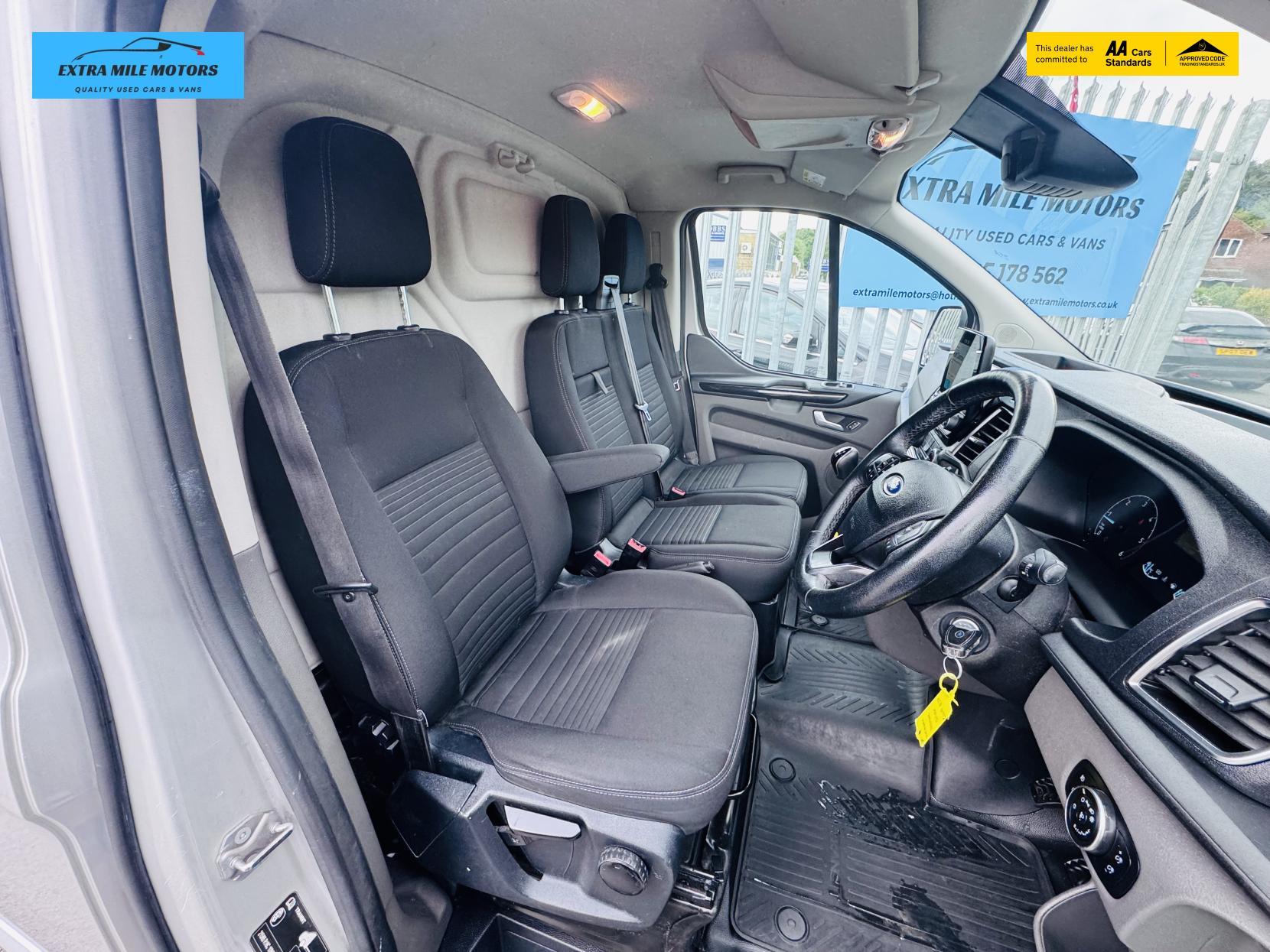 Ford Transit Custom 2.0 300 EcoBlue Limited Panel Van 5dr Diesel Manual L2 H1 Euro 6 (130 ps)