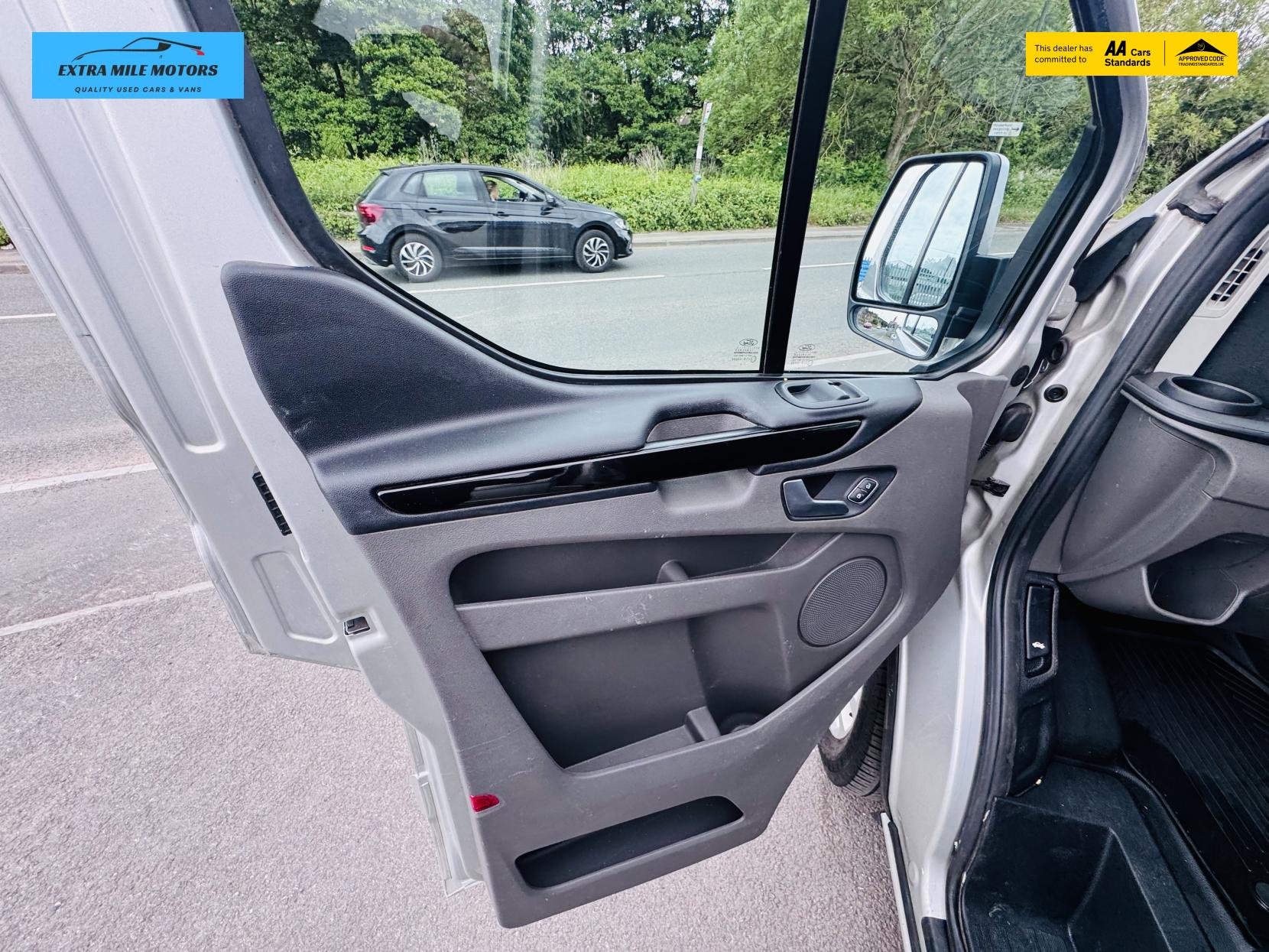 Ford Transit Custom 2.0 300 EcoBlue Limited Panel Van 5dr Diesel Manual L2 H1 Euro 6 (130 ps)