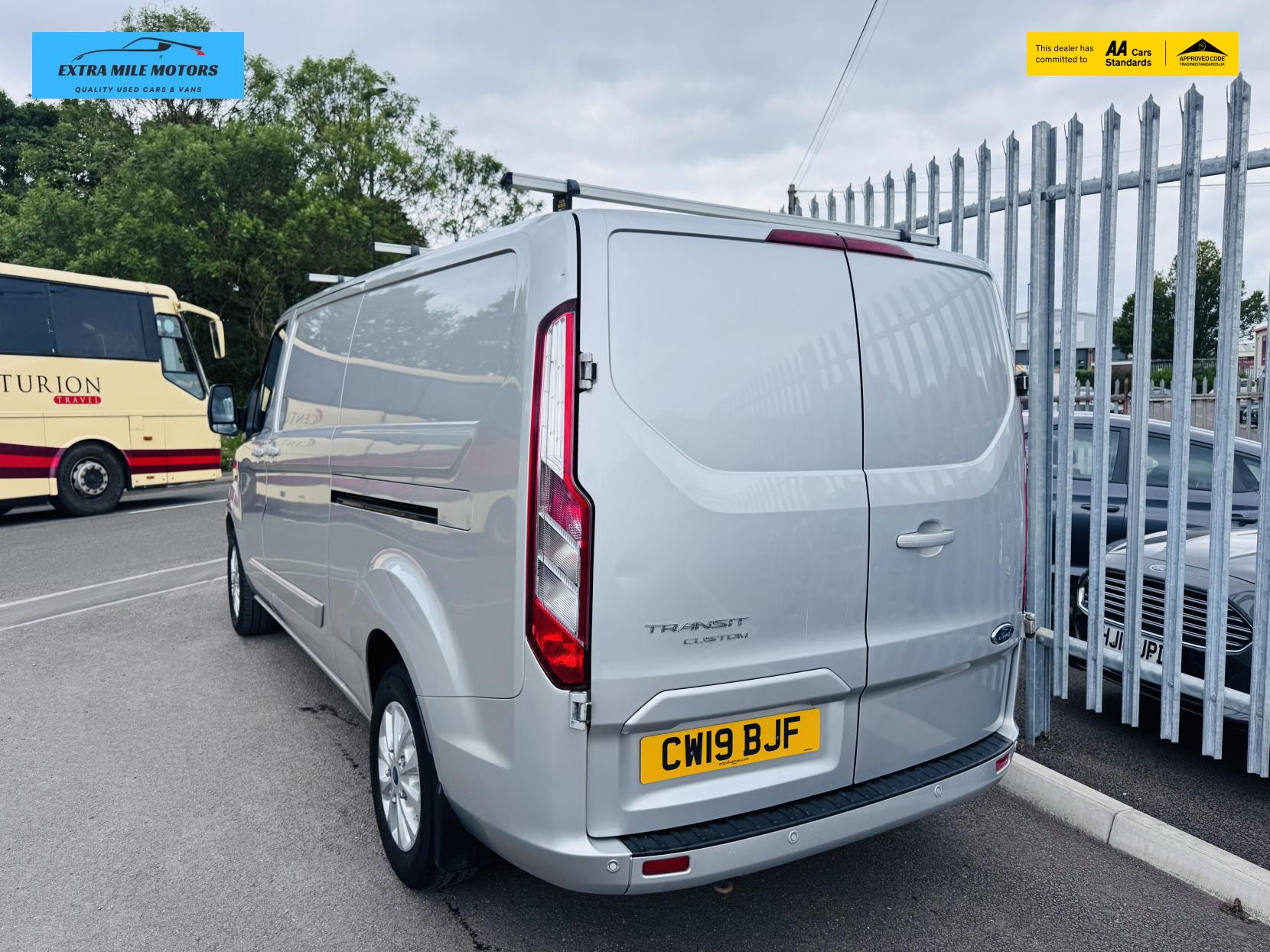 Ford Transit Custom 2.0 300 EcoBlue Limited Panel Van 5dr Diesel Manual L2 H1 Euro 6 (130 ps)