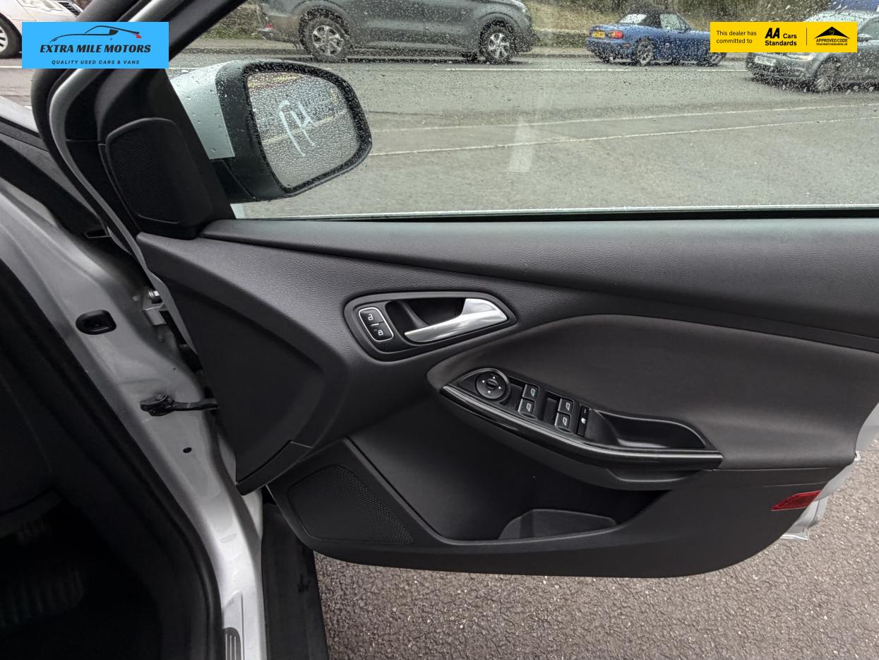 Ford Focus 1.0T EcoBoost Titanium Hatchback 5dr Petrol Manual Euro 6 (s/s) (125 ps)