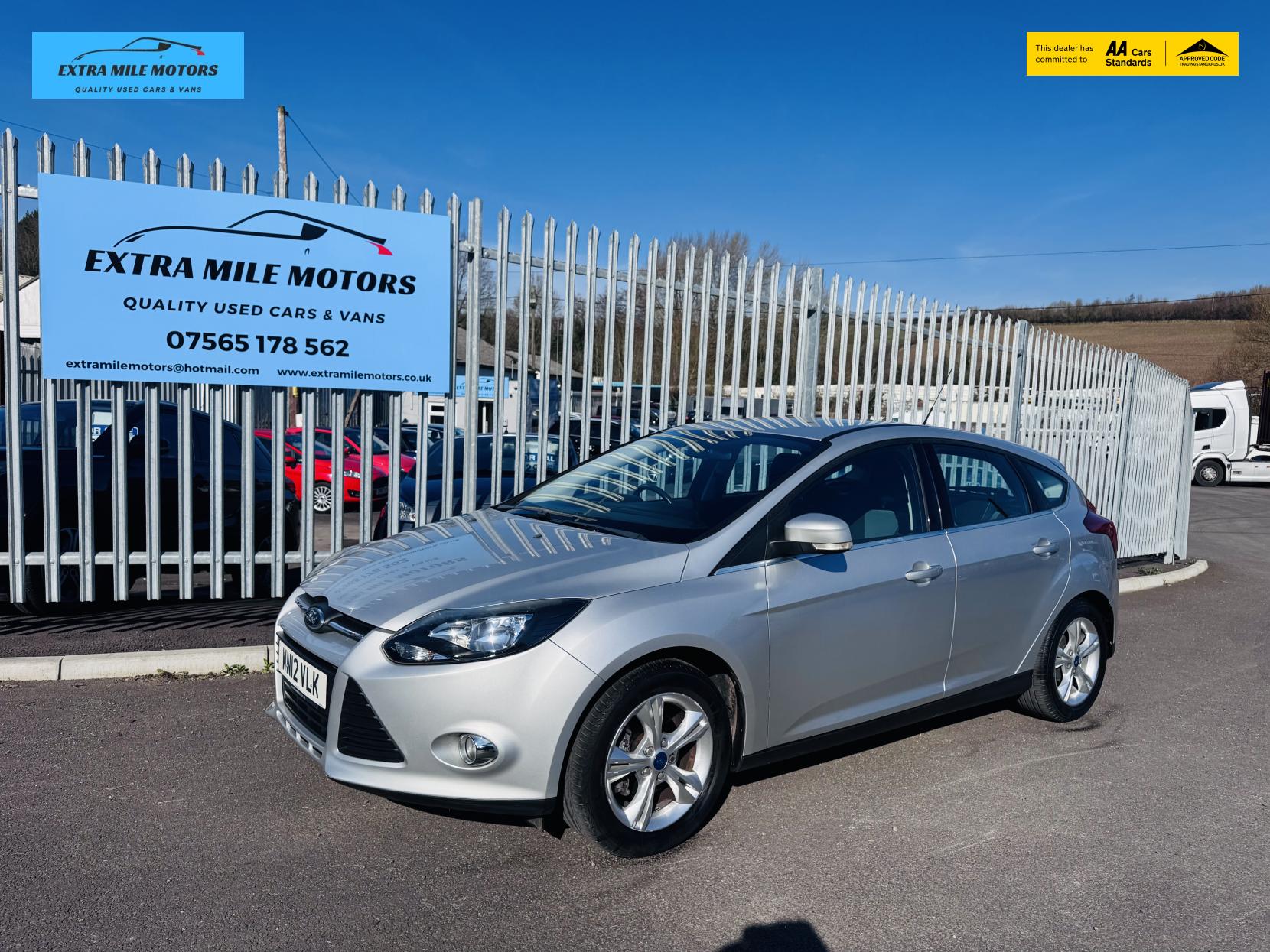 Ford Focus 1.6 Zetec Hatchback 5dr Petrol Powershift Euro 5 (125 ps)