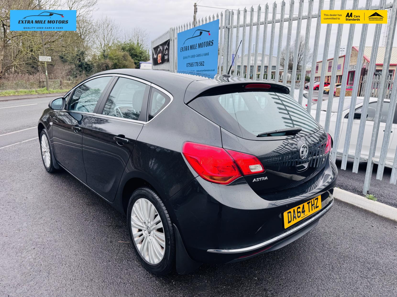 Vauxhall Astra 1.6 16v Excite Hatchback 5dr Petrol Manual Euro 5 (115 ps)