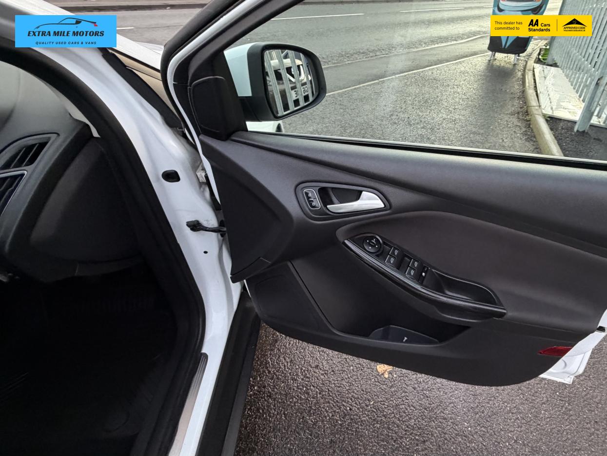 Ford Focus 1.0T EcoBoost Titanium Hatchback 5dr Petrol Manual Euro 6 (s/s) (125 ps)