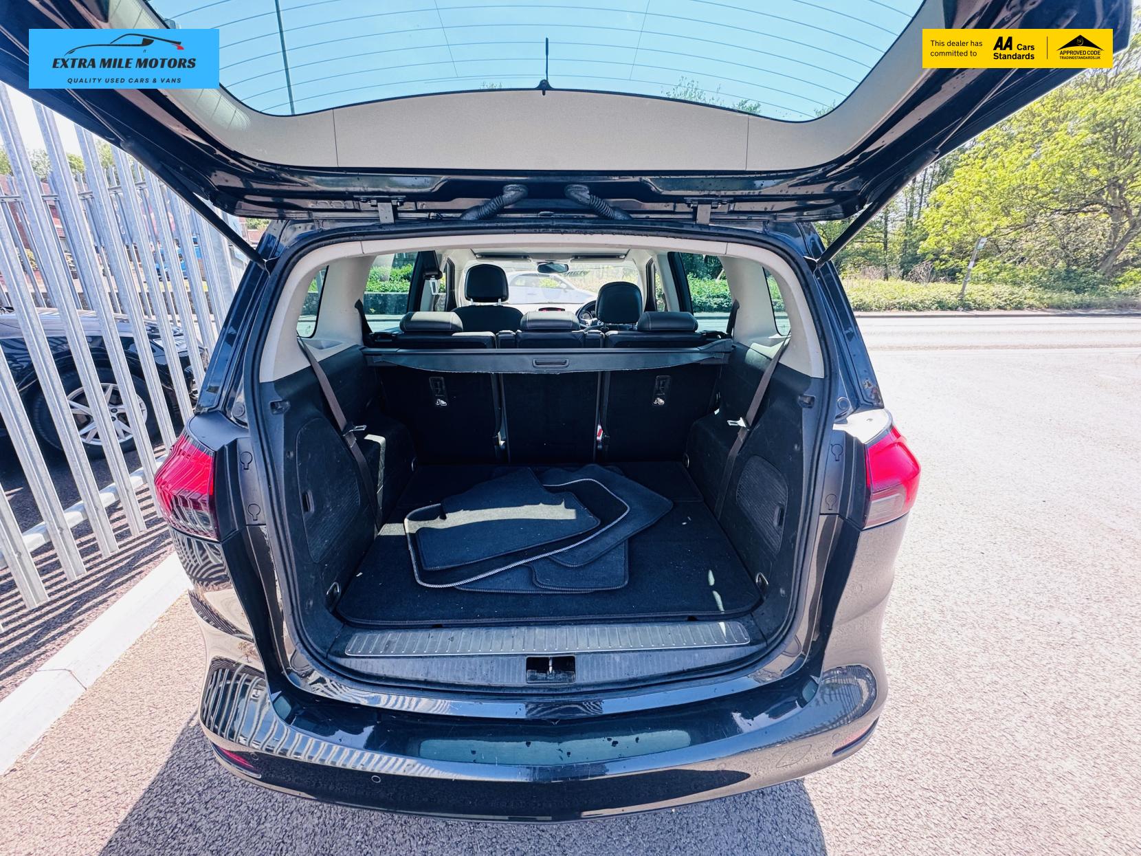 Vauxhall Zafira Tourer 1.6 CDTi ecoFLEX Elite MPV 5dr Diesel Manual Euro 6 (s/s) (136 ps)