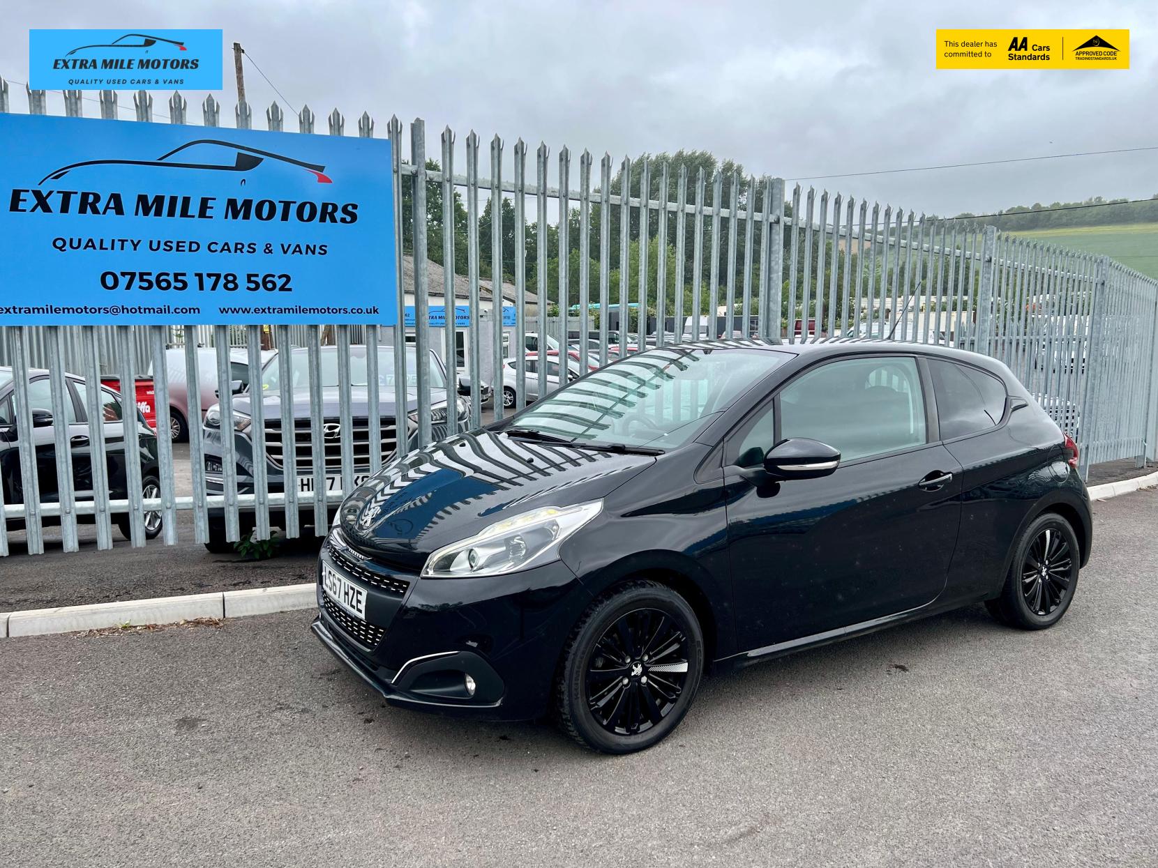 Peugeot 208 1.2 PureTech Black Edition Hatchback 3dr Petrol Manual Euro 6 (82 ps)