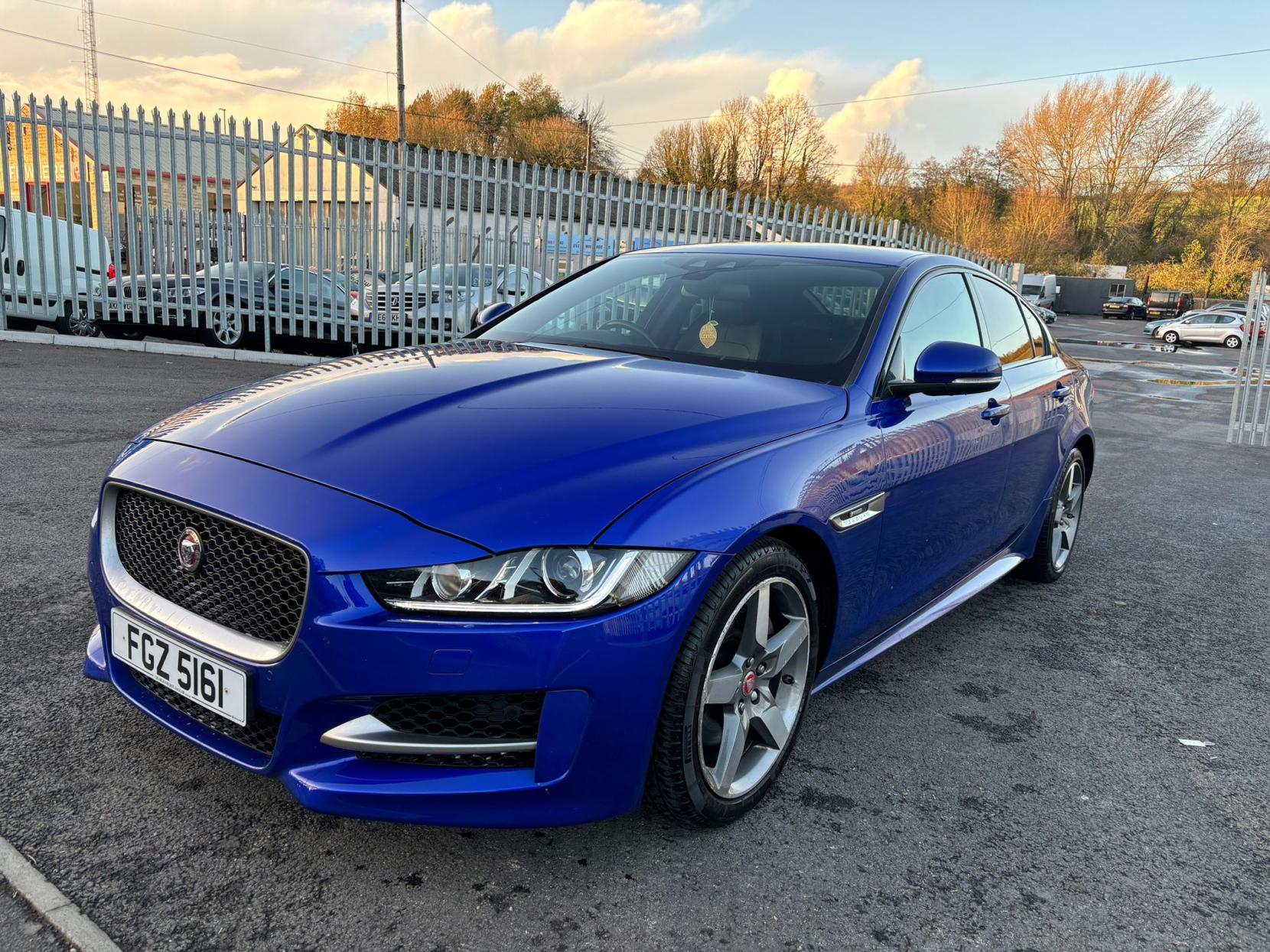 Jaguar XE 2.0d R-Sport Saloon 4dr Diesel Auto Euro 6 (s/s) (180 ps)