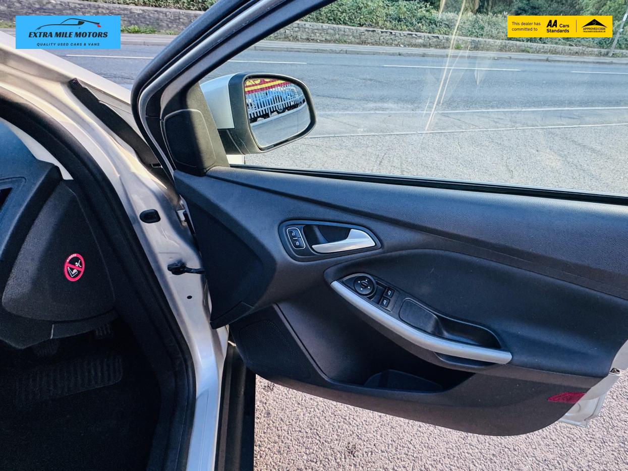 Ford Focus 1.0T EcoBoost Zetec Hatchback 5dr Petrol Manual Euro 6 (s/s) (125 ps)
