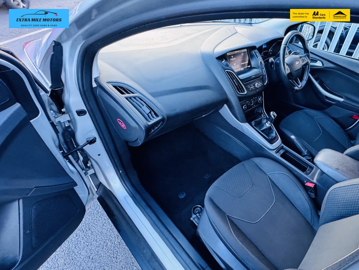 Ford Focus 1.0T EcoBoost Zetec Hatchback 5dr Petrol Manual Euro 6 (s/s) (125 ps)