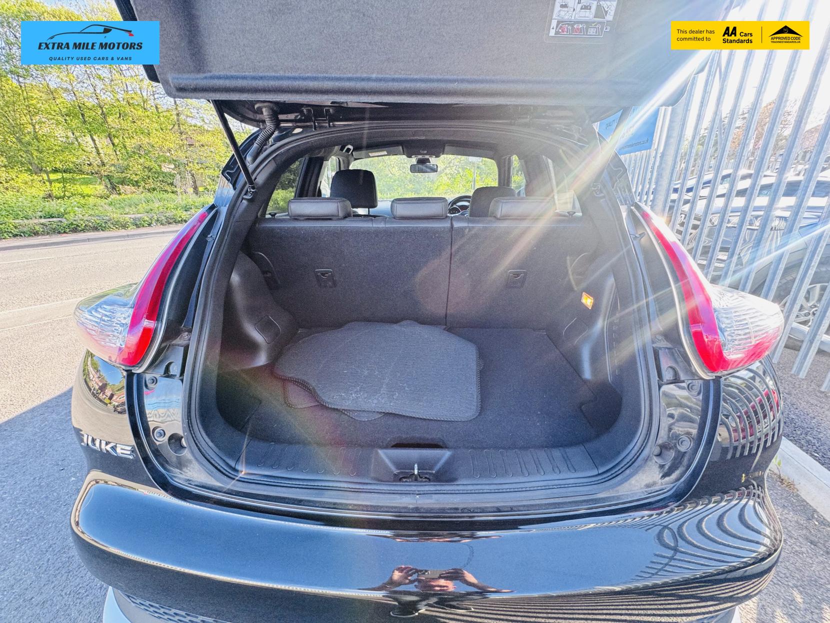 Nissan Juke 1.2 DIG-T Tekna SUV 5dr Petrol Manual Euro 5 (s/s) Euro 5 (115 ps)