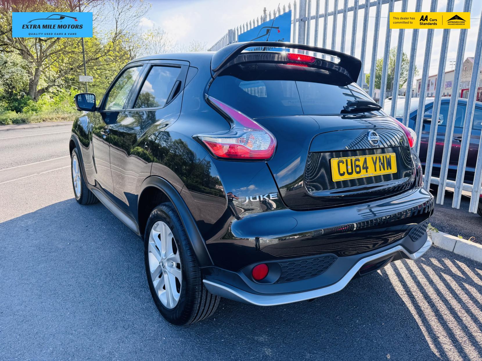 Nissan Juke 1.2 DIG-T Tekna SUV 5dr Petrol Manual Euro 5 (s/s) Euro 5 (115 ps)