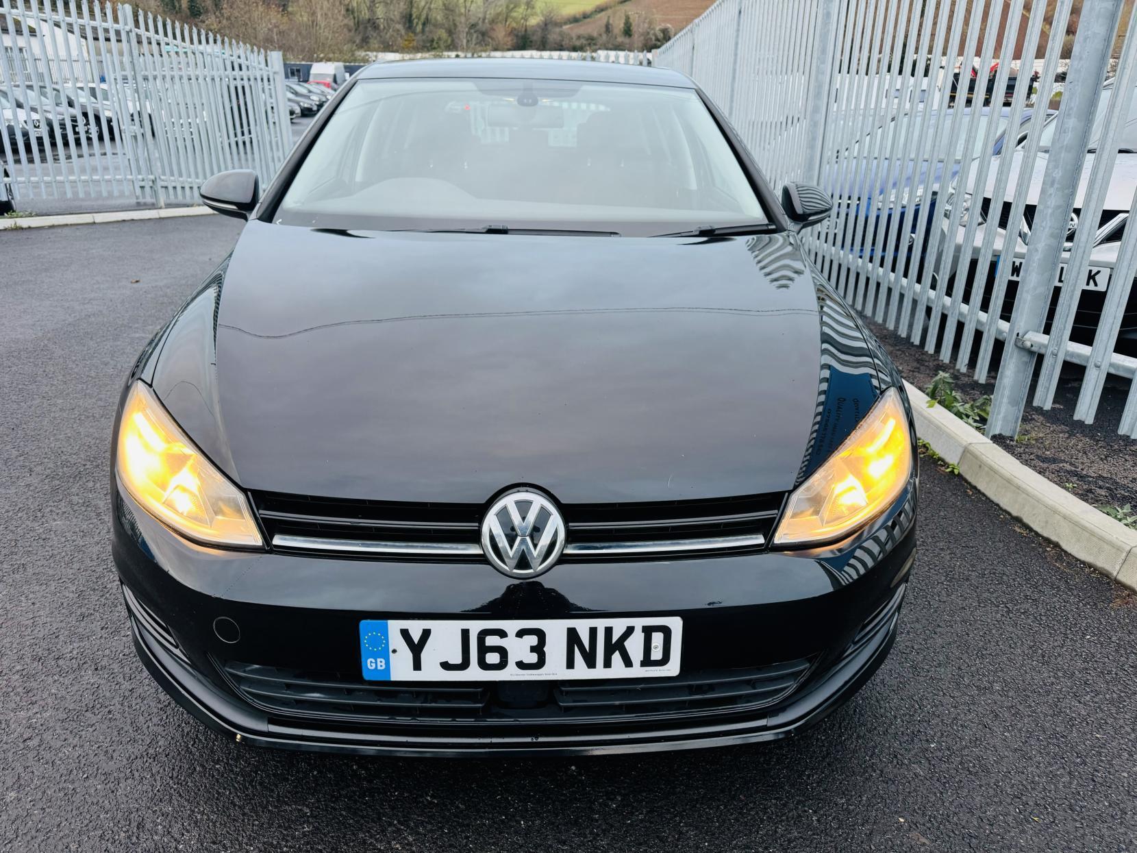 Volkswagen Golf 1.6 TDI BlueMotion Tech SE Hatchback 5dr Diesel Manual Euro 5 (s/s) (105 ps)