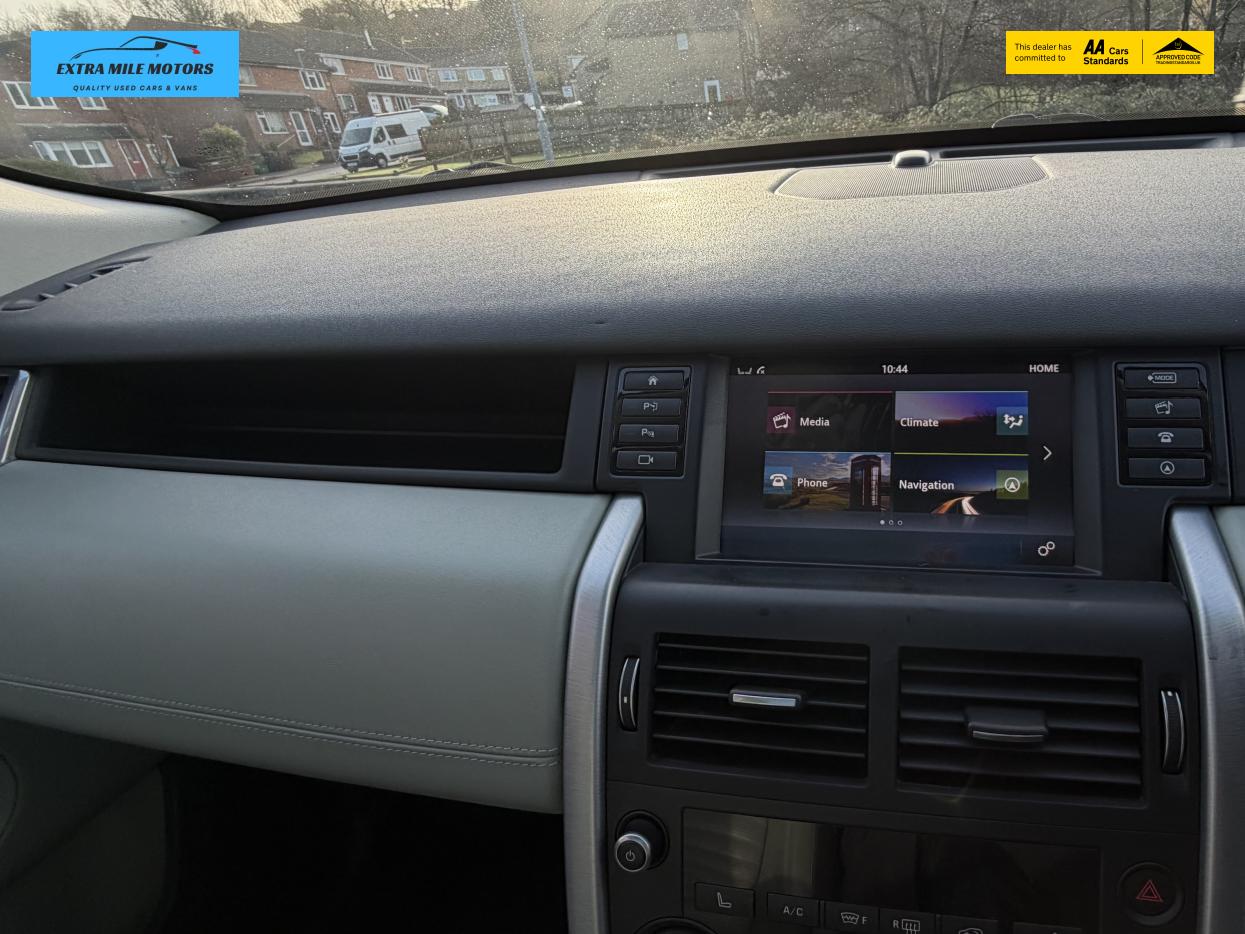 Land Rover Discovery Sport 2.0 TD4 HSE Luxury SUV 5dr Diesel Auto 4WD Euro 6 (s/s) (180 ps)