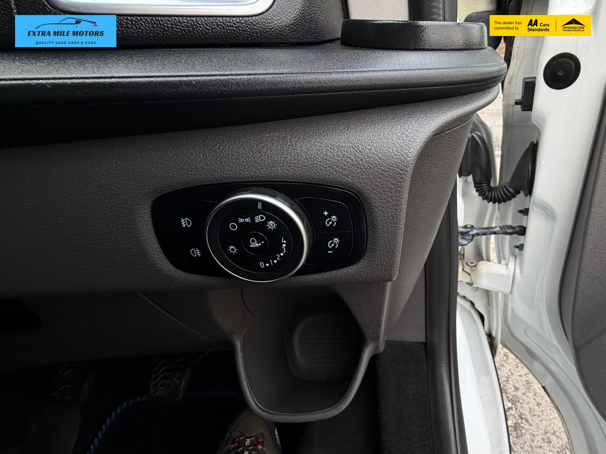 Ford Transit Custom 2.0 300 EcoBlue Limited Crew Van Double Cab 5dr Diesel Manual L1 H1 Euro 6 (6 Seat) (130 ps)