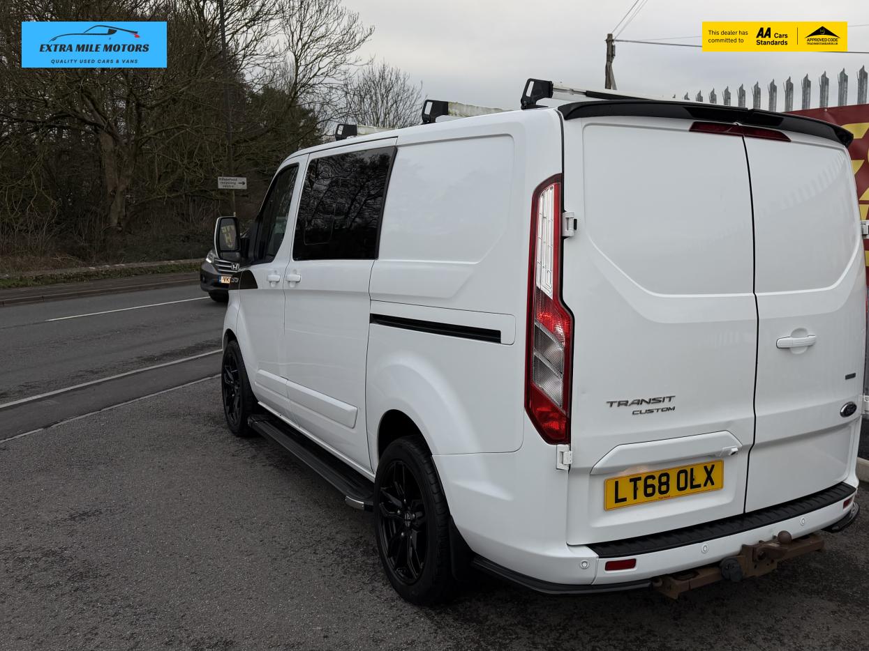 Ford Transit Custom 2.0 300 EcoBlue Limited Crew Van Double Cab 5dr Diesel Manual L1 H1 Euro 6 (6 Seat) (130 ps)