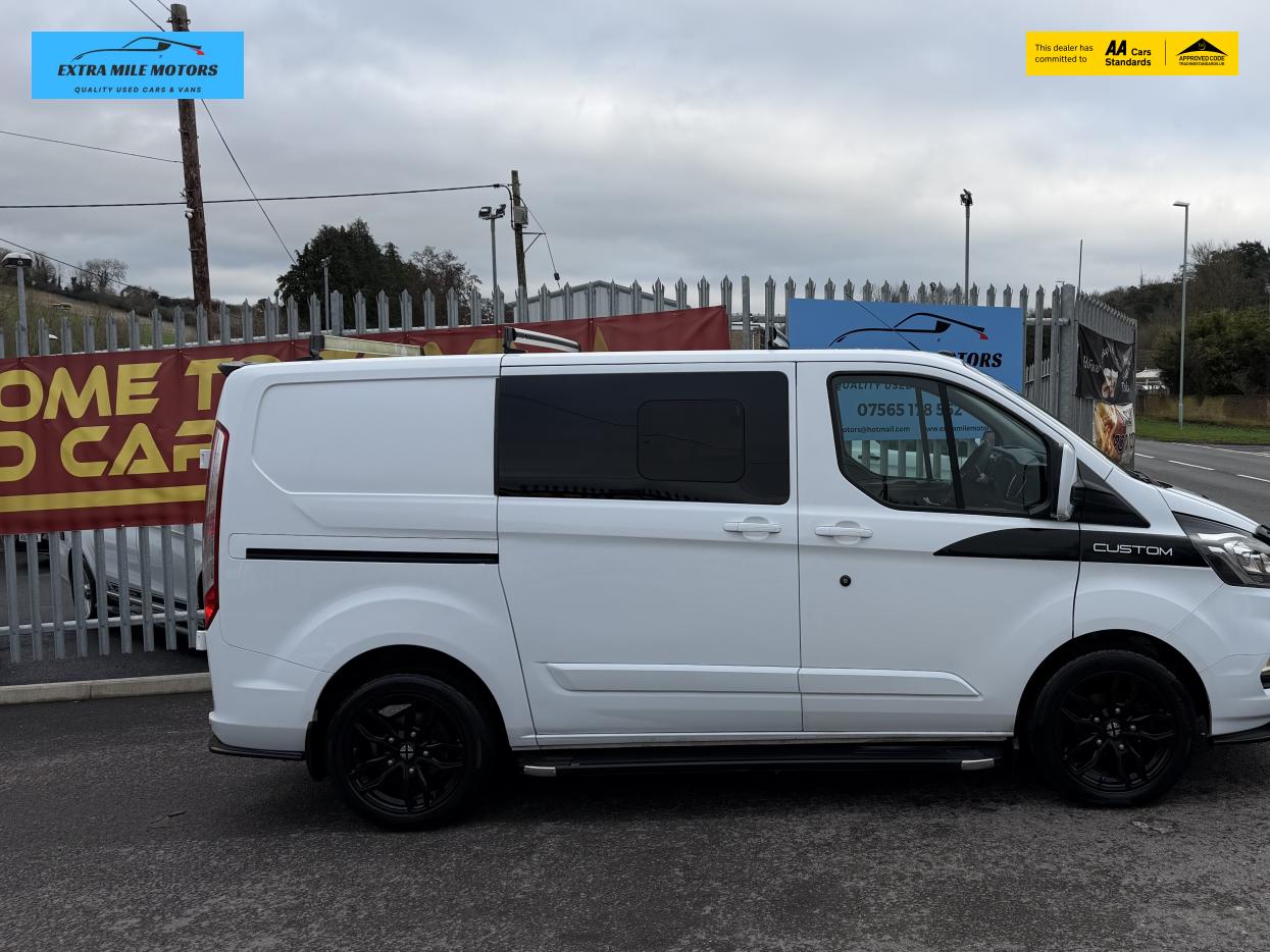 Ford Transit Custom 2.0 300 EcoBlue Limited Crew Van Double Cab 5dr Diesel Manual L1 H1 Euro 6 (6 Seat) (130 ps)
