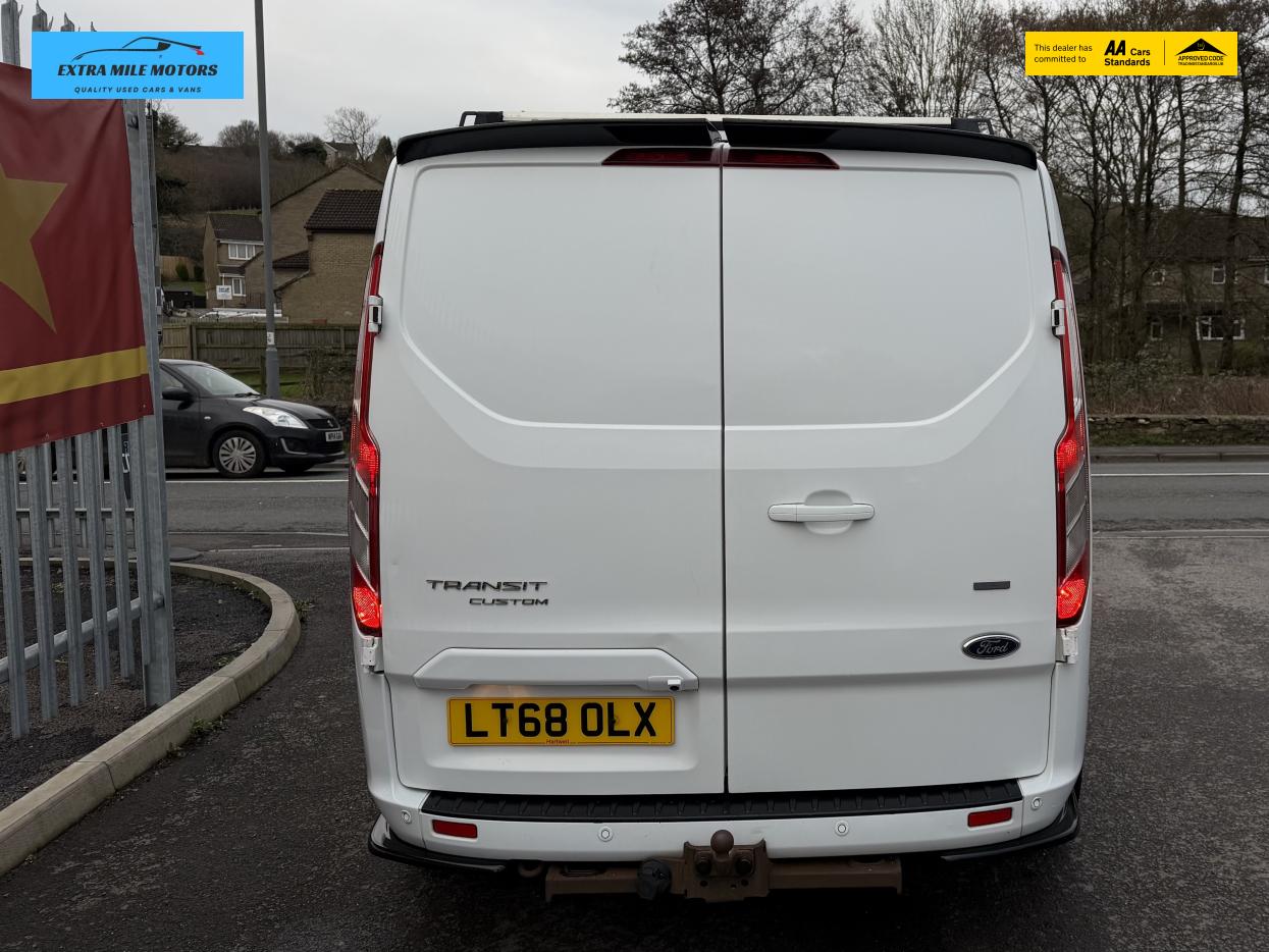 Ford Transit Custom 2.0 300 EcoBlue Limited Crew Van Double Cab 5dr Diesel Manual L1 H1 Euro 6 (6 Seat) (130 ps)