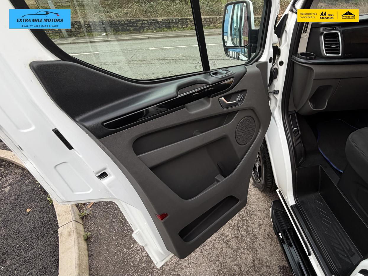 Ford Transit Custom 2.0 300 EcoBlue Limited Crew Van Double Cab 5dr Diesel Manual L1 H1 Euro 6 (6 Seat) (130 ps)