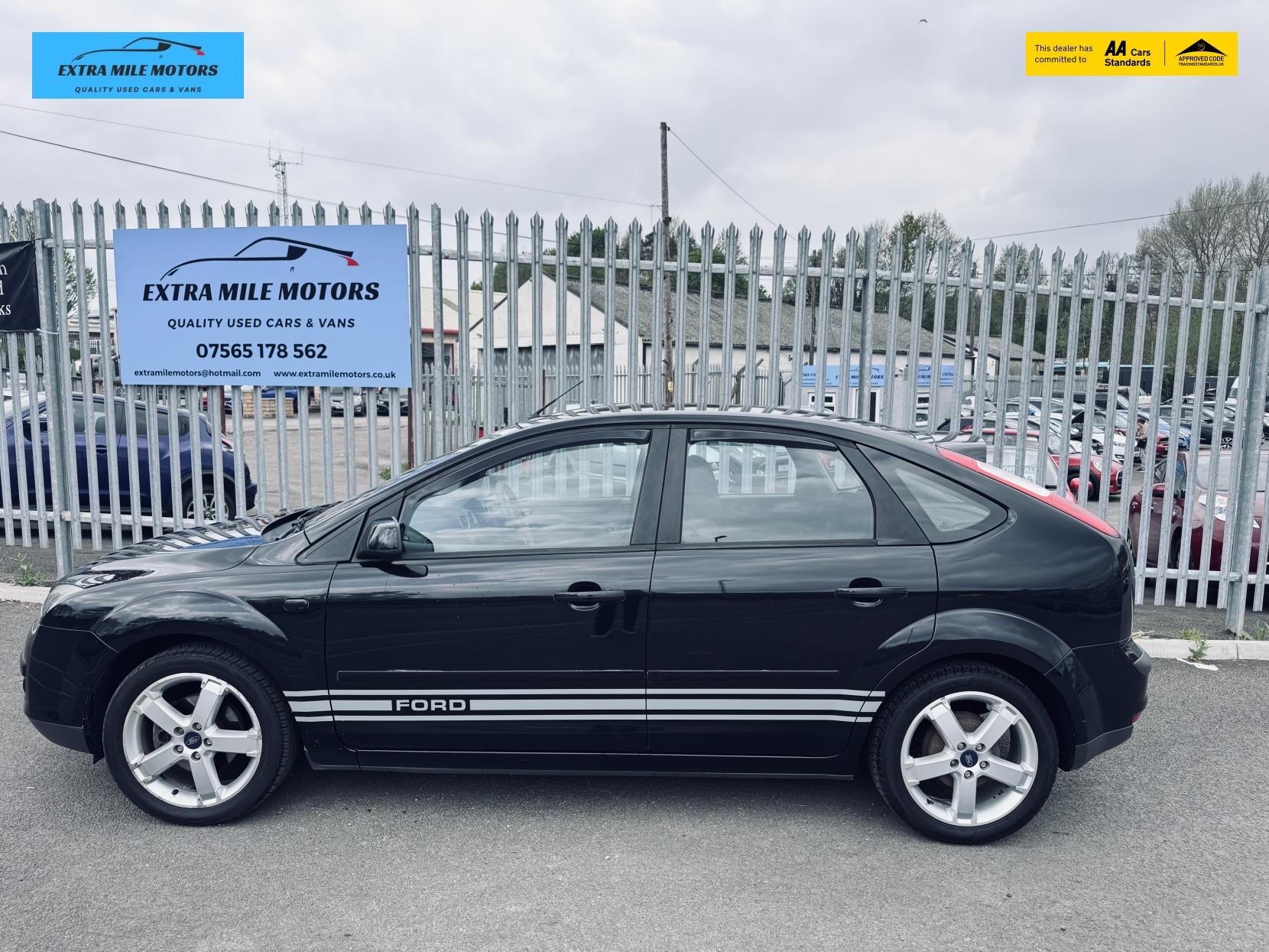 Ford Focus 1.8 Zetec Climate Hatchback 5dr Petrol Manual (169 g/km, 123 bhp)