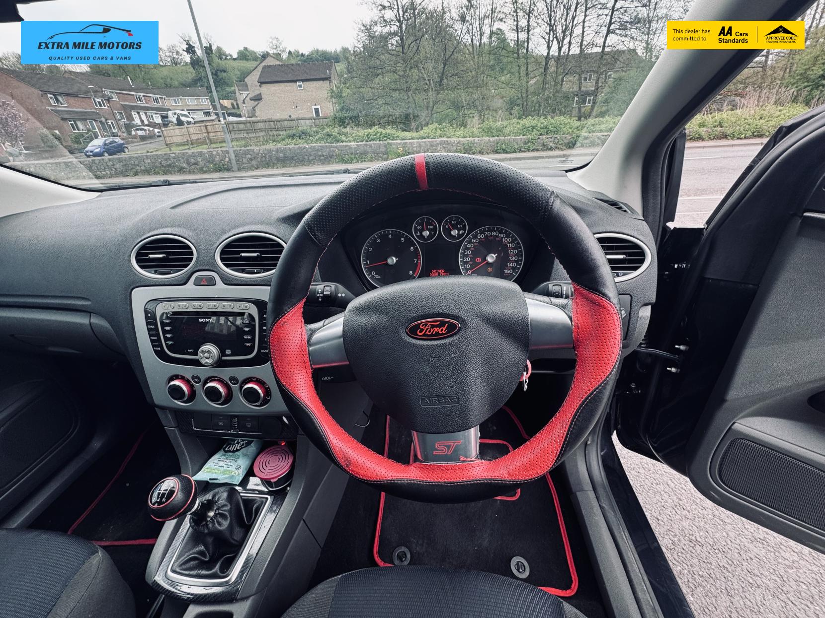 Ford Focus 1.8 Zetec Climate Hatchback 5dr Petrol Manual (169 g/km, 123 bhp)