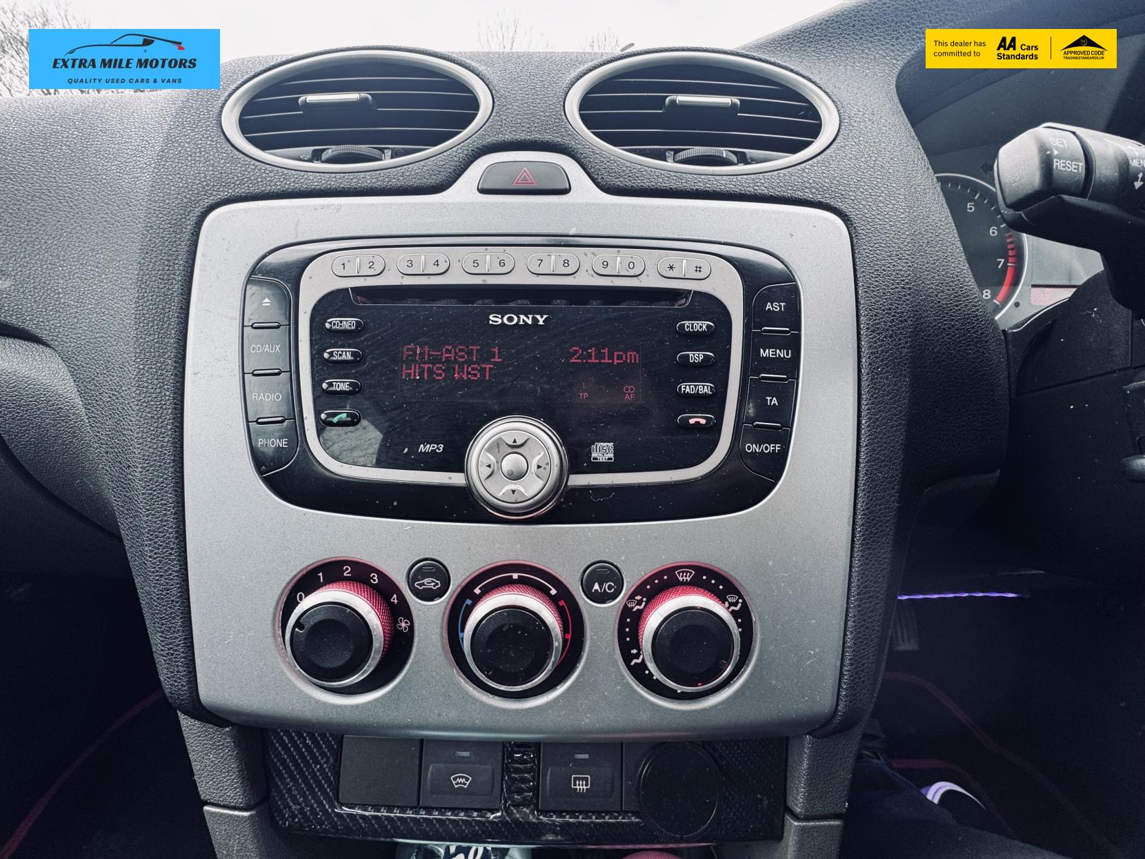 Ford Focus 1.8 Zetec Climate Hatchback 5dr Petrol Manual (169 g/km, 123 bhp)