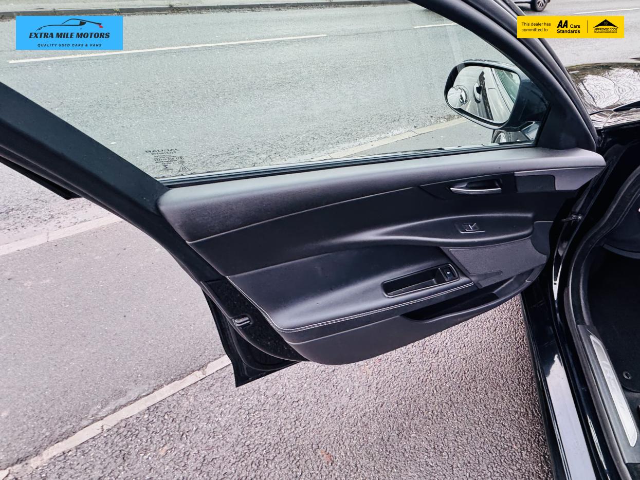 Jaguar XE 2.0d R-Sport Saloon 4dr Diesel Auto Euro 6 (s/s) (180 ps)