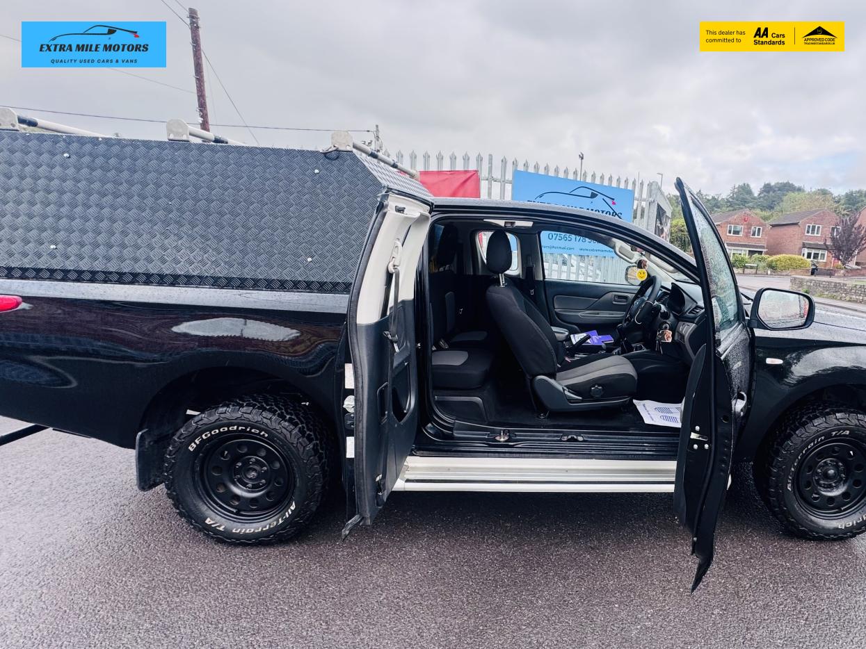 Mitsubishi L200 2.4 DI-D CC 4Life Pickup Double Cab 4dr Diesel Manual 4WD Euro 6 (s/s) (151 ps)