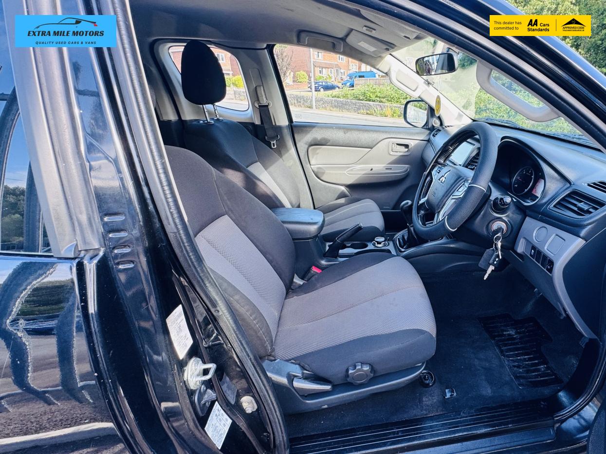 Mitsubishi L200 2.4 DI-D CC 4Life Pickup Double Cab 4dr Diesel Manual 4WD Euro 6 (s/s) (151 ps)