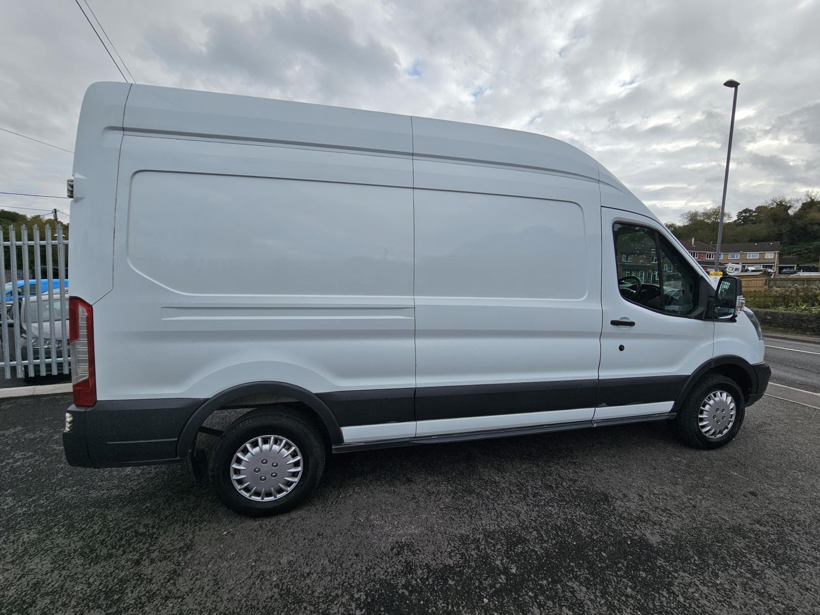 Ford Transit 2.2 TDCi 350 Trend RWD L3 H3 Euro 5 5dr