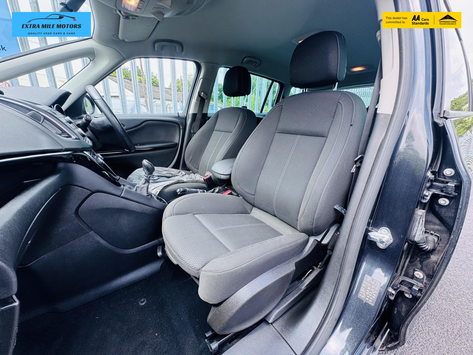 Vauxhall Zafira Tourer 1.4i Turbo SRi MPV 5dr Petrol Manual Euro 6 (140 ps)