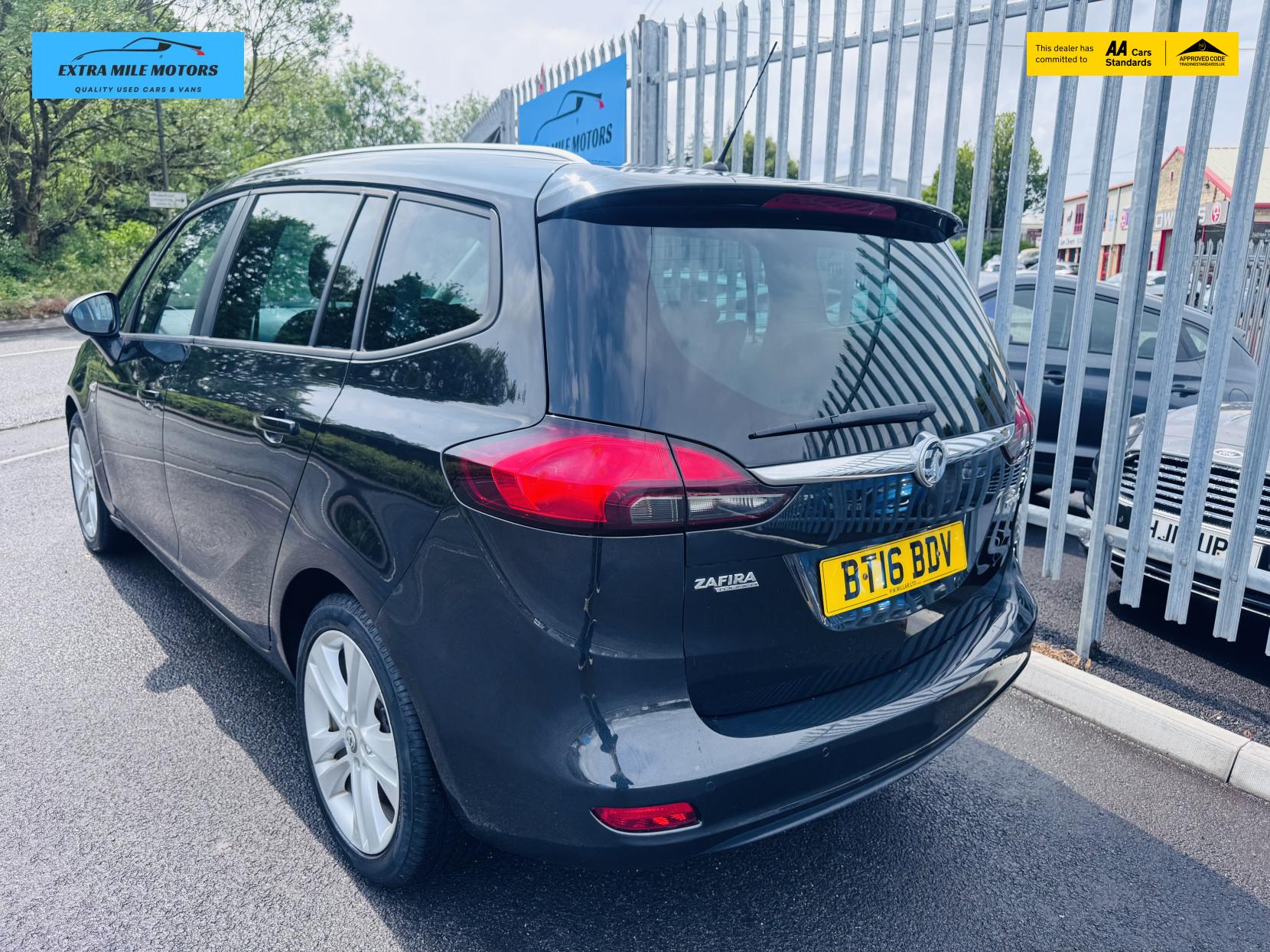 Vauxhall Zafira Tourer 1.4i Turbo SRi MPV 5dr Petrol Manual Euro 6 (140 ps)