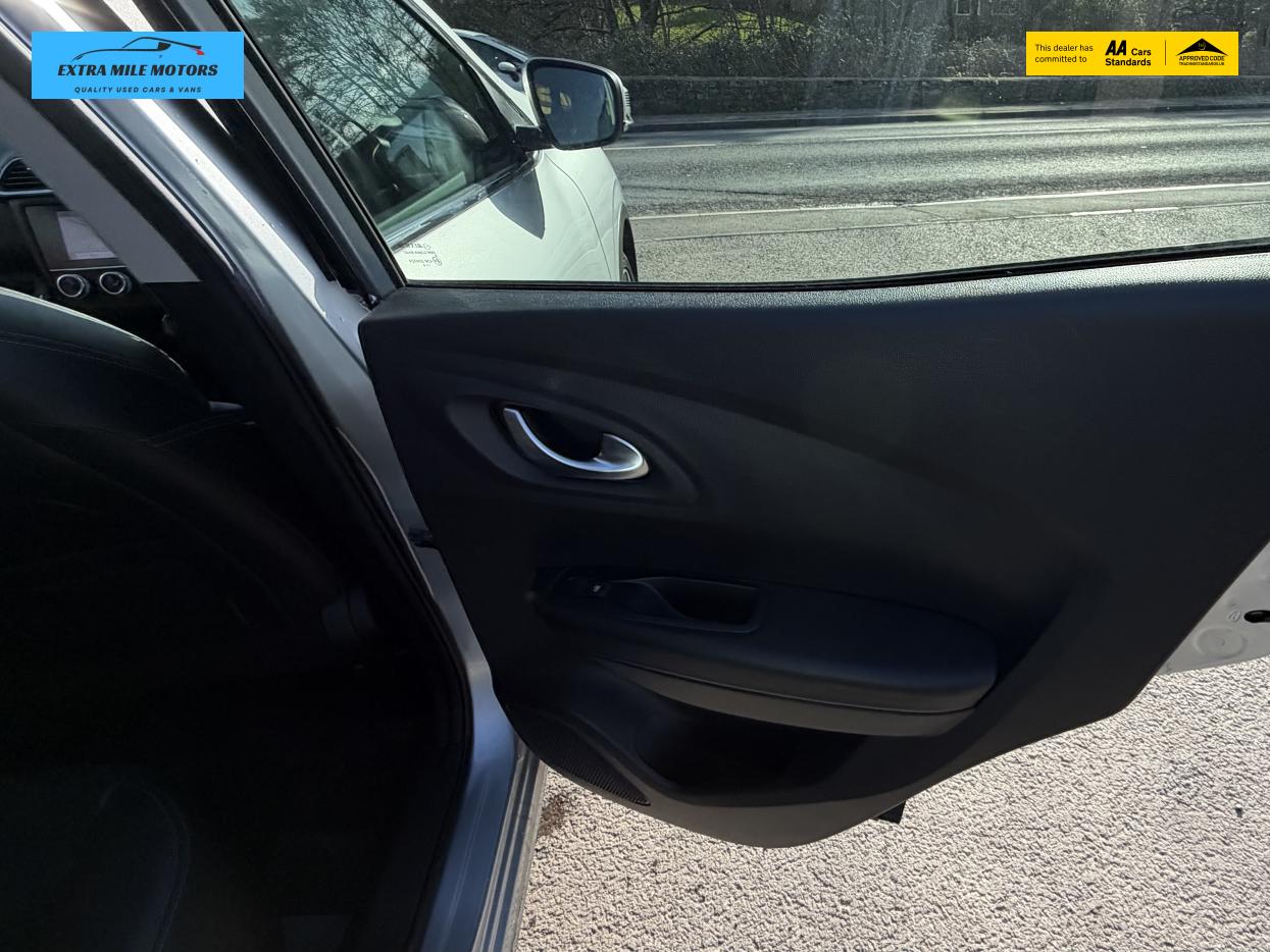 Renault Kadjar 1.3 TCe Iconic SUV 5dr Petrol Manual Euro 6 (s/s) (160 ps)