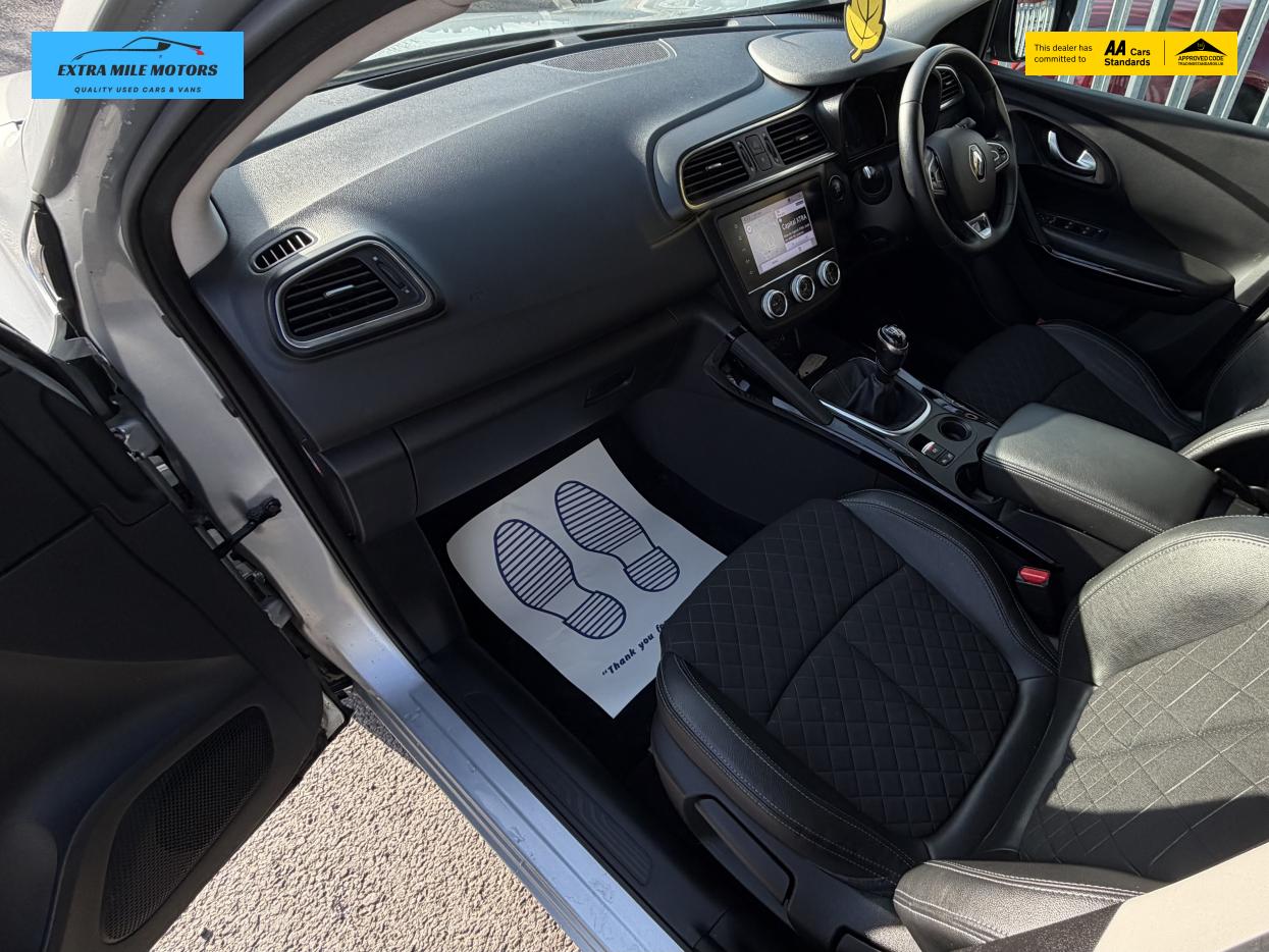 Renault Kadjar 1.3 TCe Iconic SUV 5dr Petrol Manual Euro 6 (s/s) (160 ps)