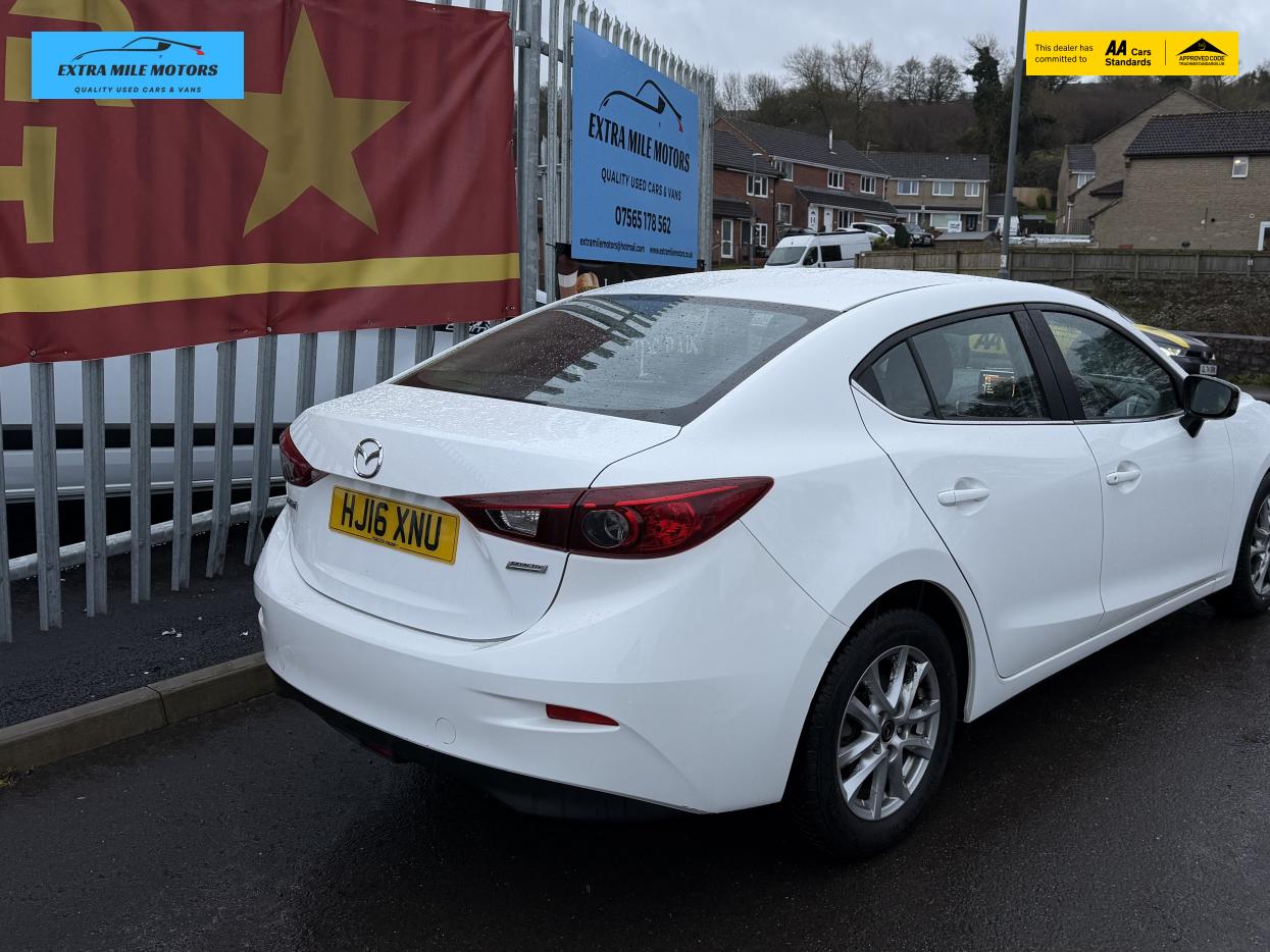 Mazda Mazda3 2.0 SKYACTIV-G SE Fastback 4dr Petrol Manual Euro 5 (s/s) (120 ps)