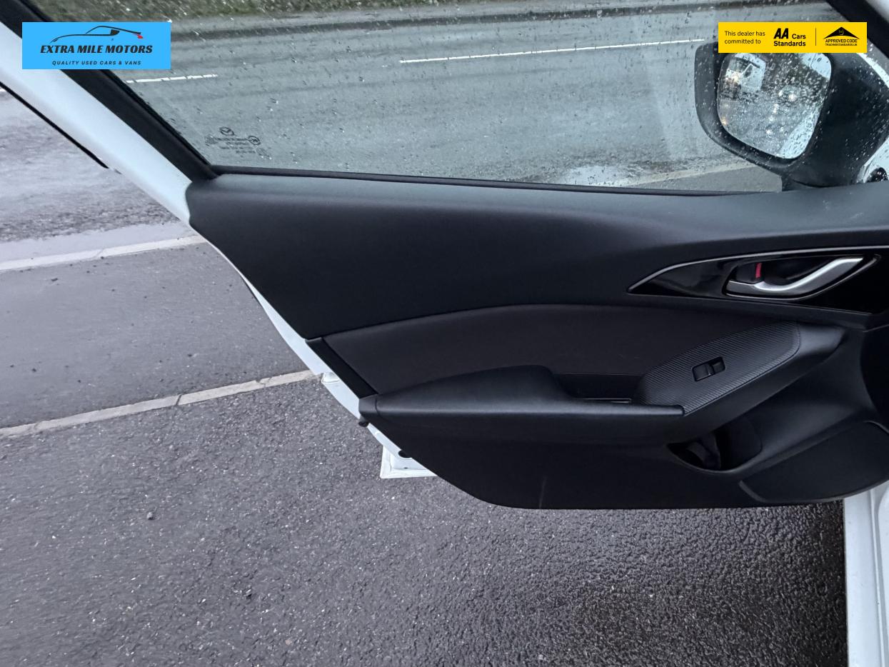 Mazda Mazda3 2.0 SKYACTIV-G SE Fastback 4dr Petrol Manual Euro 5 (s/s) (120 ps)