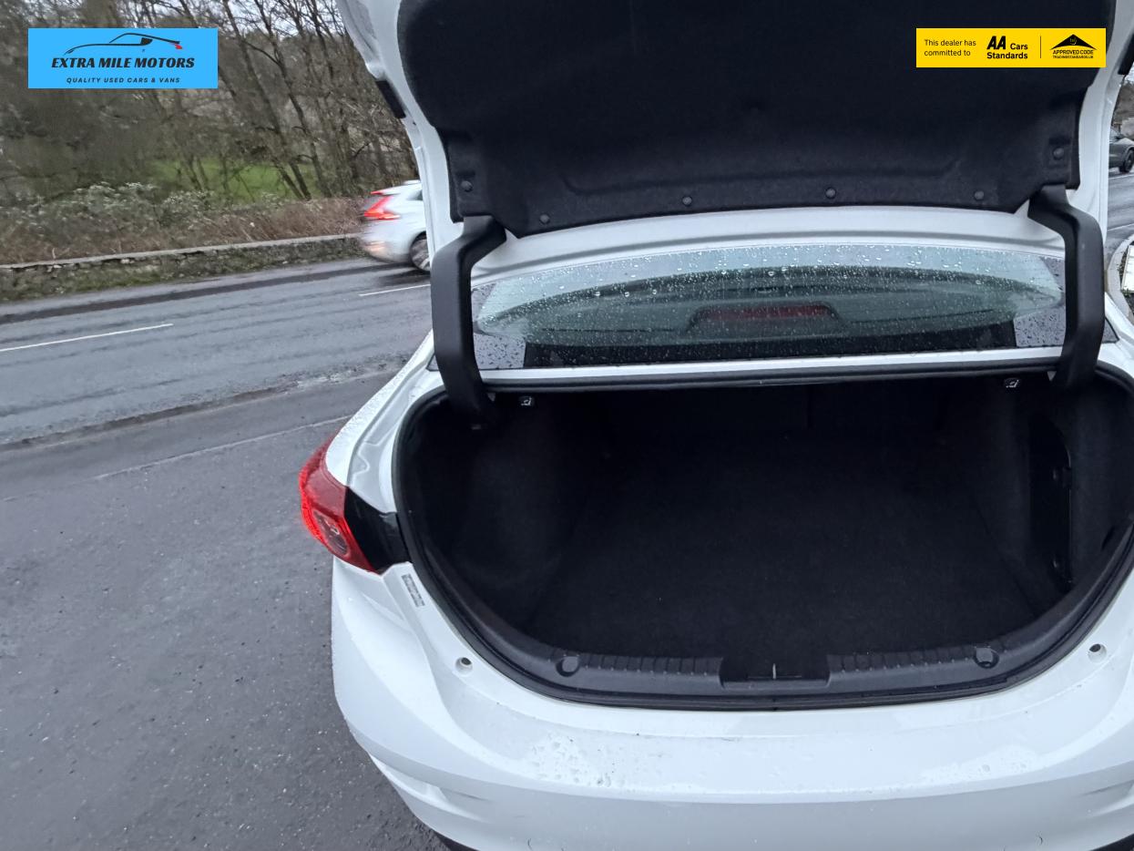 Mazda Mazda3 2.0 SKYACTIV-G SE Fastback 4dr Petrol Manual Euro 5 (s/s) (120 ps)