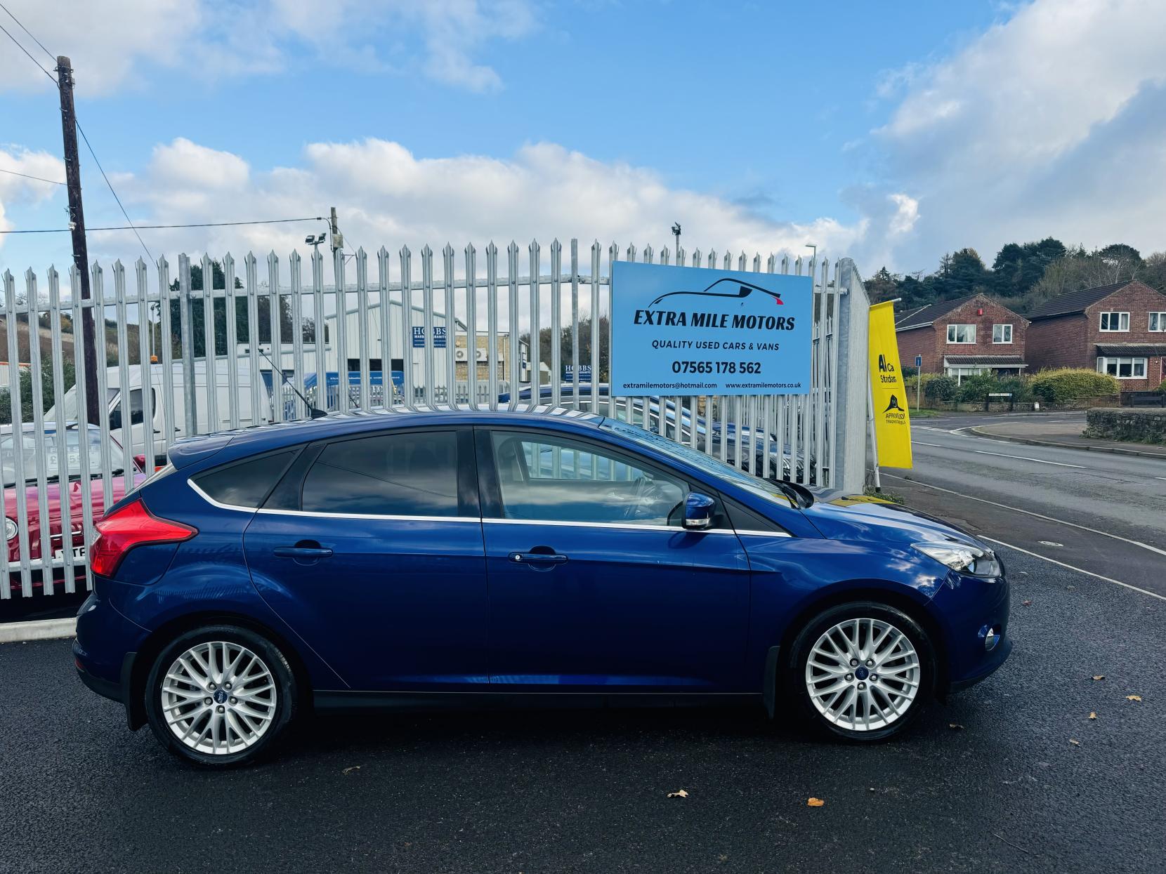 Ford Focus 1.0T EcoBoost Zetec Navigator Hatchback 5dr Petrol Manual Euro 5 (s/s) (125 ps)