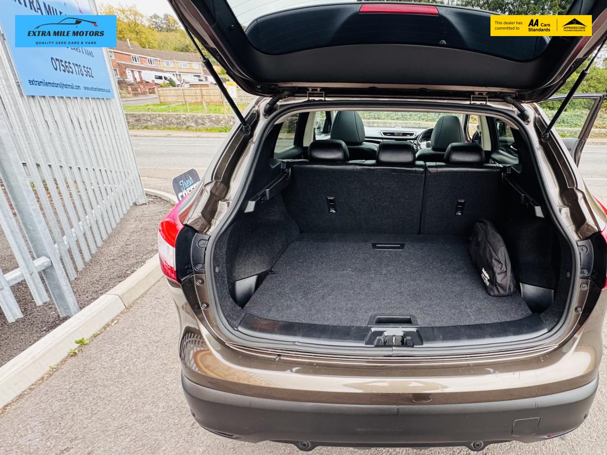 Nissan Qashqai 1.2 DIG-T Tekna SUV 5dr Petrol Manual 2WD Euro 6 (s/s) (115 ps)