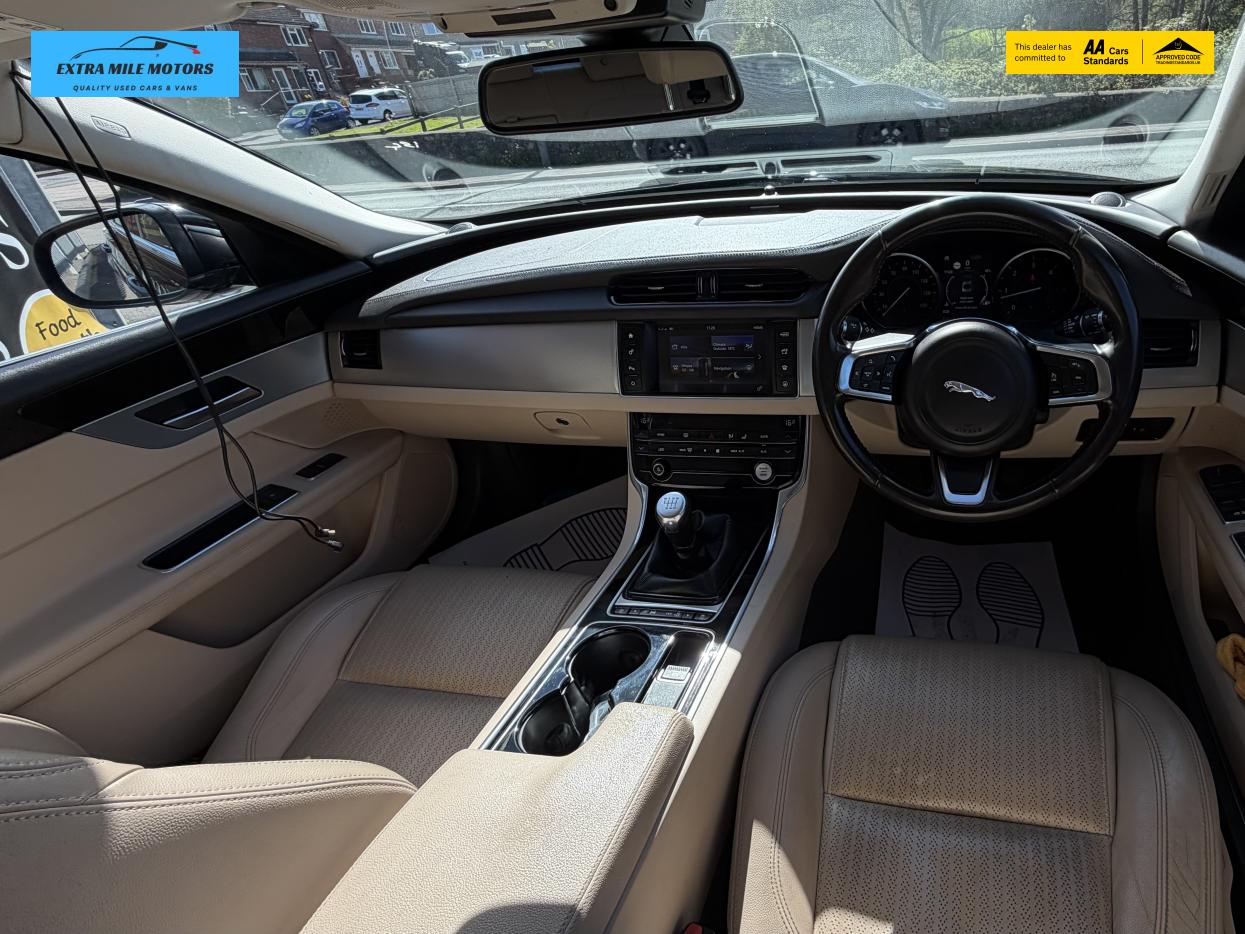 Jaguar XF 2.0d Prestige Saloon 4dr Diesel Manual Euro 6 (s/s) (163 ps)