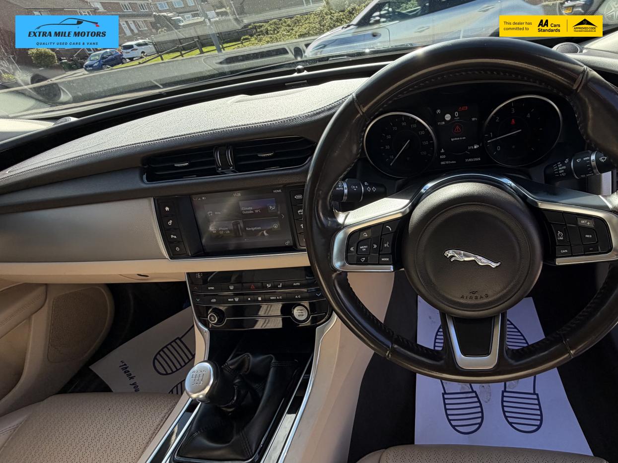 Jaguar XF 2.0d Prestige Saloon 4dr Diesel Manual Euro 6 (s/s) (163 ps)