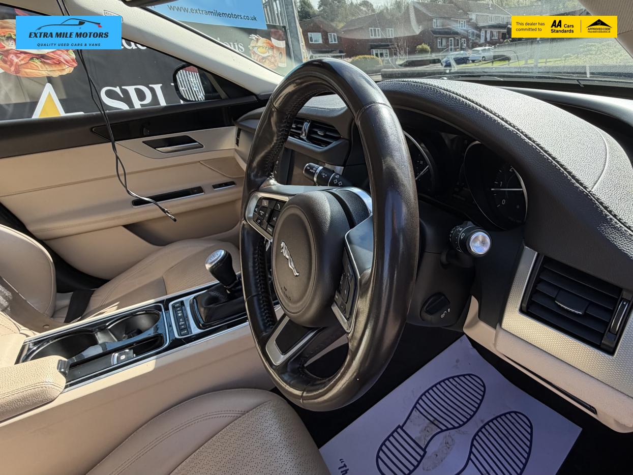 Jaguar XF 2.0d Prestige Saloon 4dr Diesel Manual Euro 6 (s/s) (163 ps)