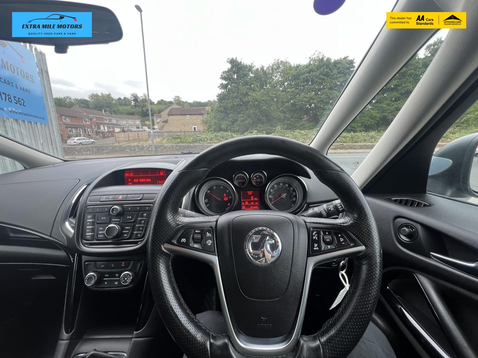 Vauxhall Zafira Tourer 2.0 CDTi SRi MPV 5dr Diesel Manual Euro 6 (s/s) (170 ps)
