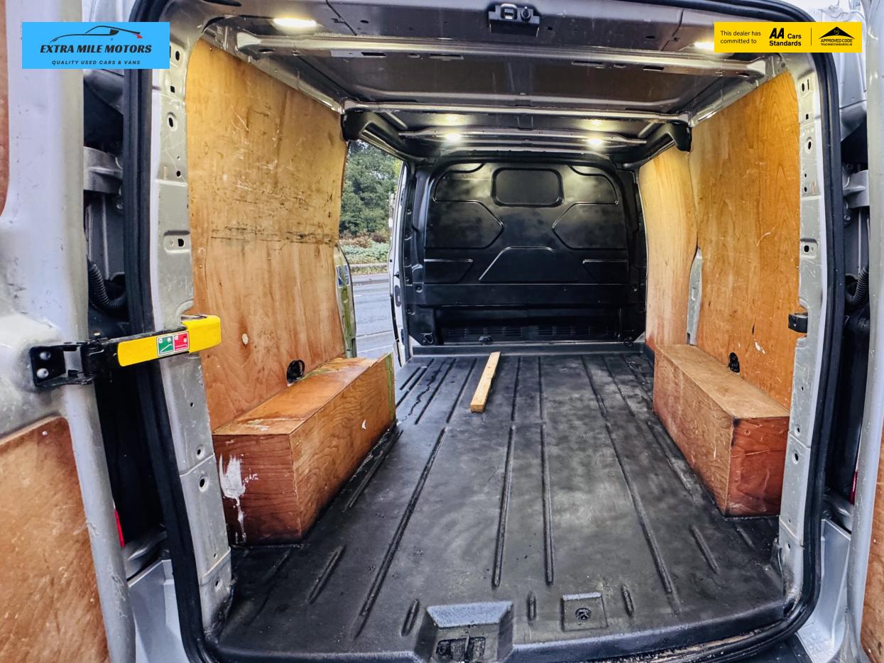 Ford Transit Custom 2.0 TDCi 290 Limited Panel Van 5dr Diesel Manual L1 H1 (163 g/km, 128 bhp)